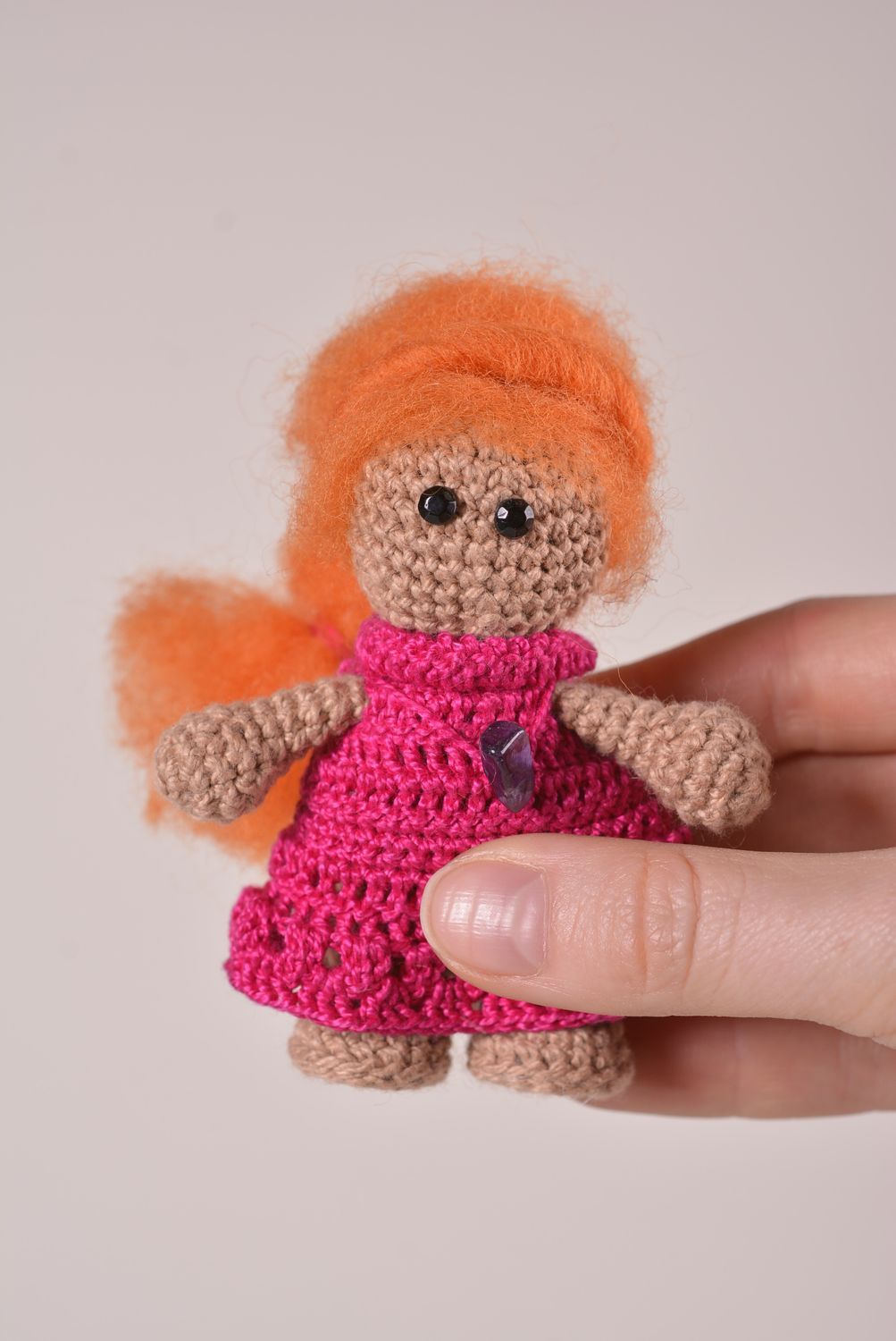 Мягкая игрушка кукла ручной работы кукла крючком в розовом платье красивая фото 5