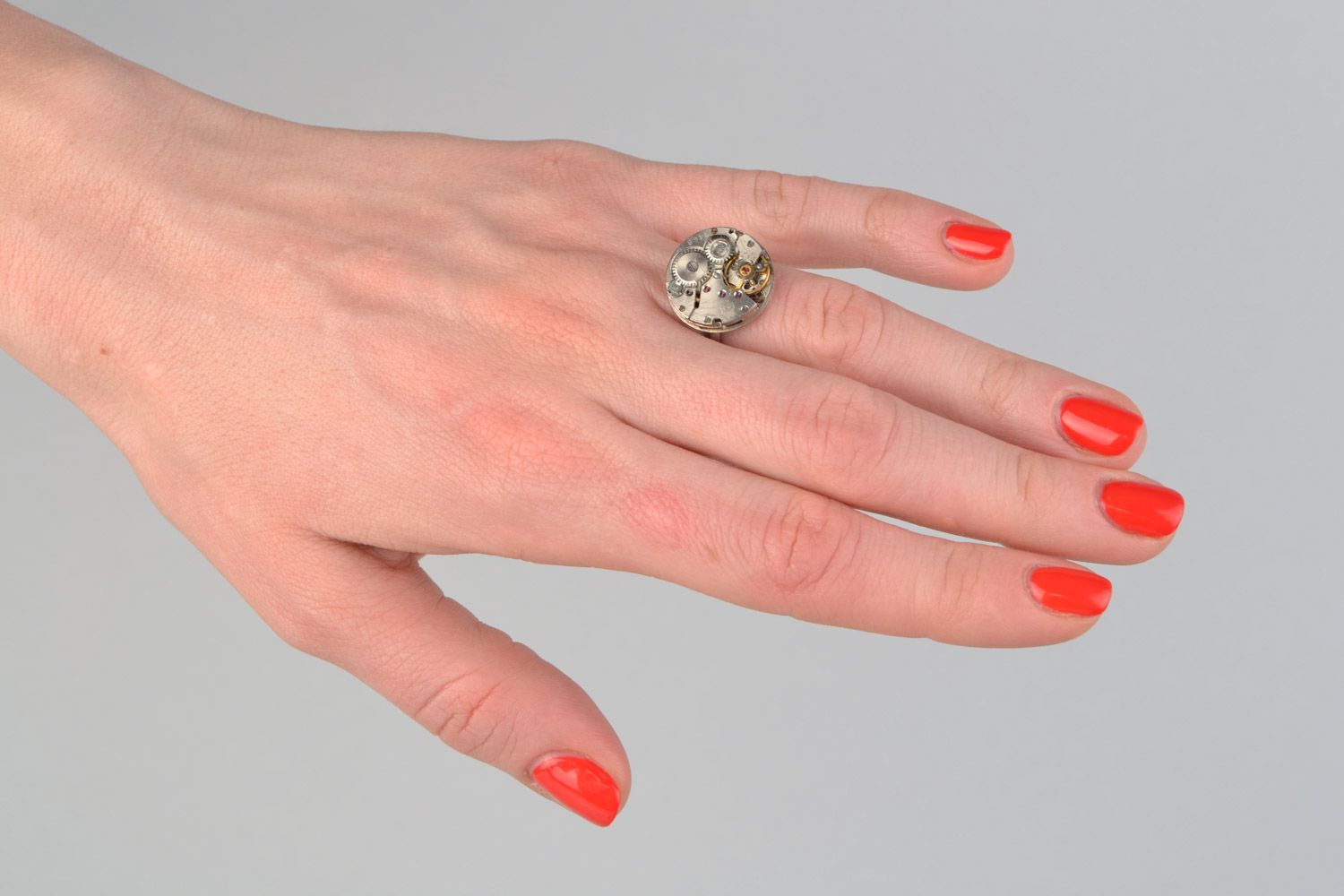 Круглое кольцо в стиле стимпанк с часовым механизмом ручной работы оригинальное фото 2
