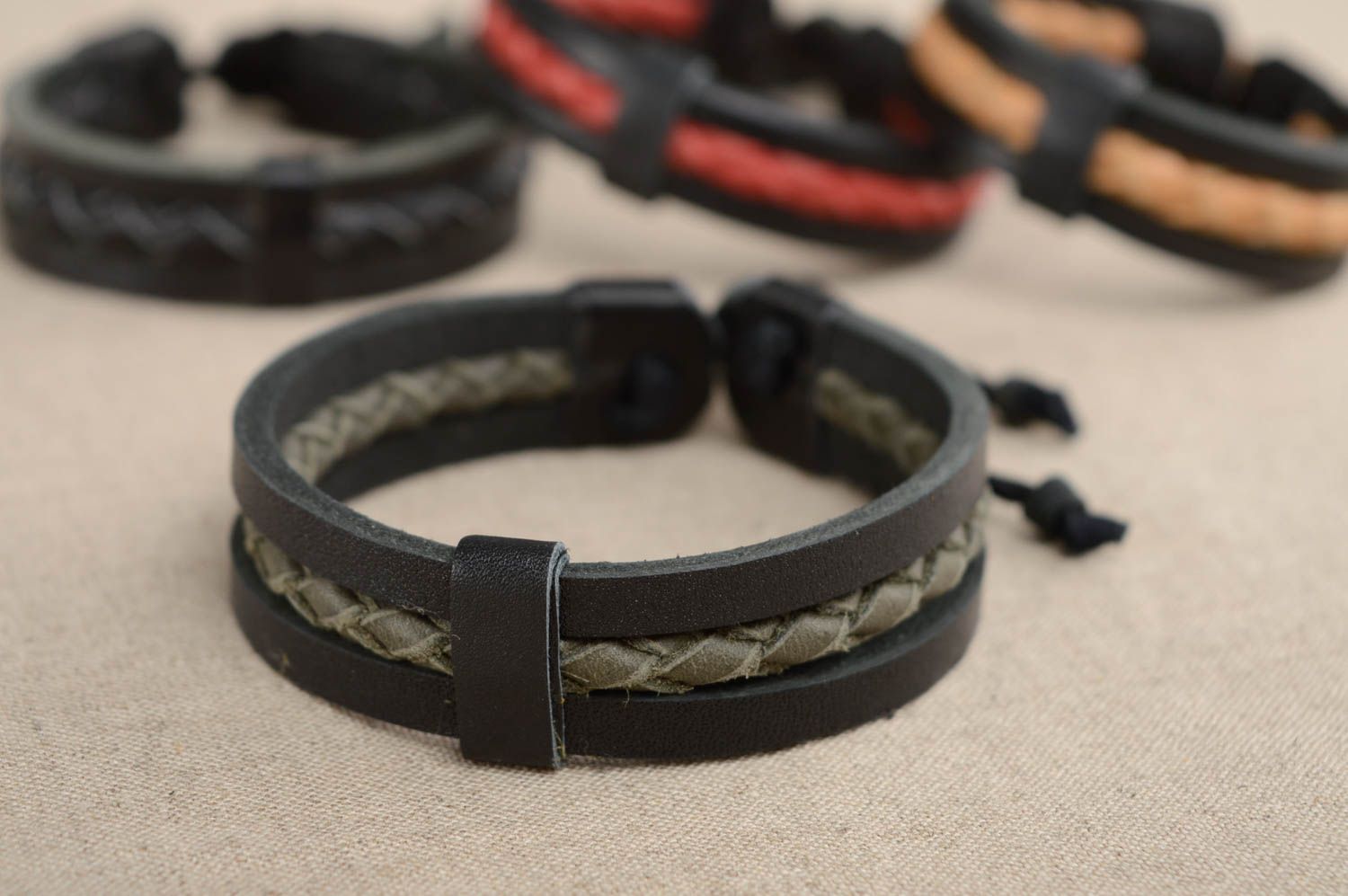 Bracelet fait main de vrai cuir avec tressage accessoire unisexe noir cadeau photo 5