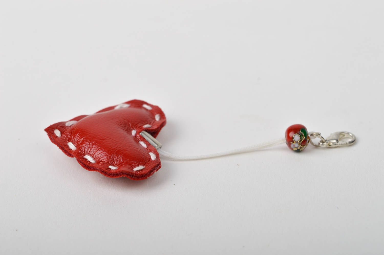 Llavero artesanal con forma de corazón rojo accesorio decorativo regalo original foto 5