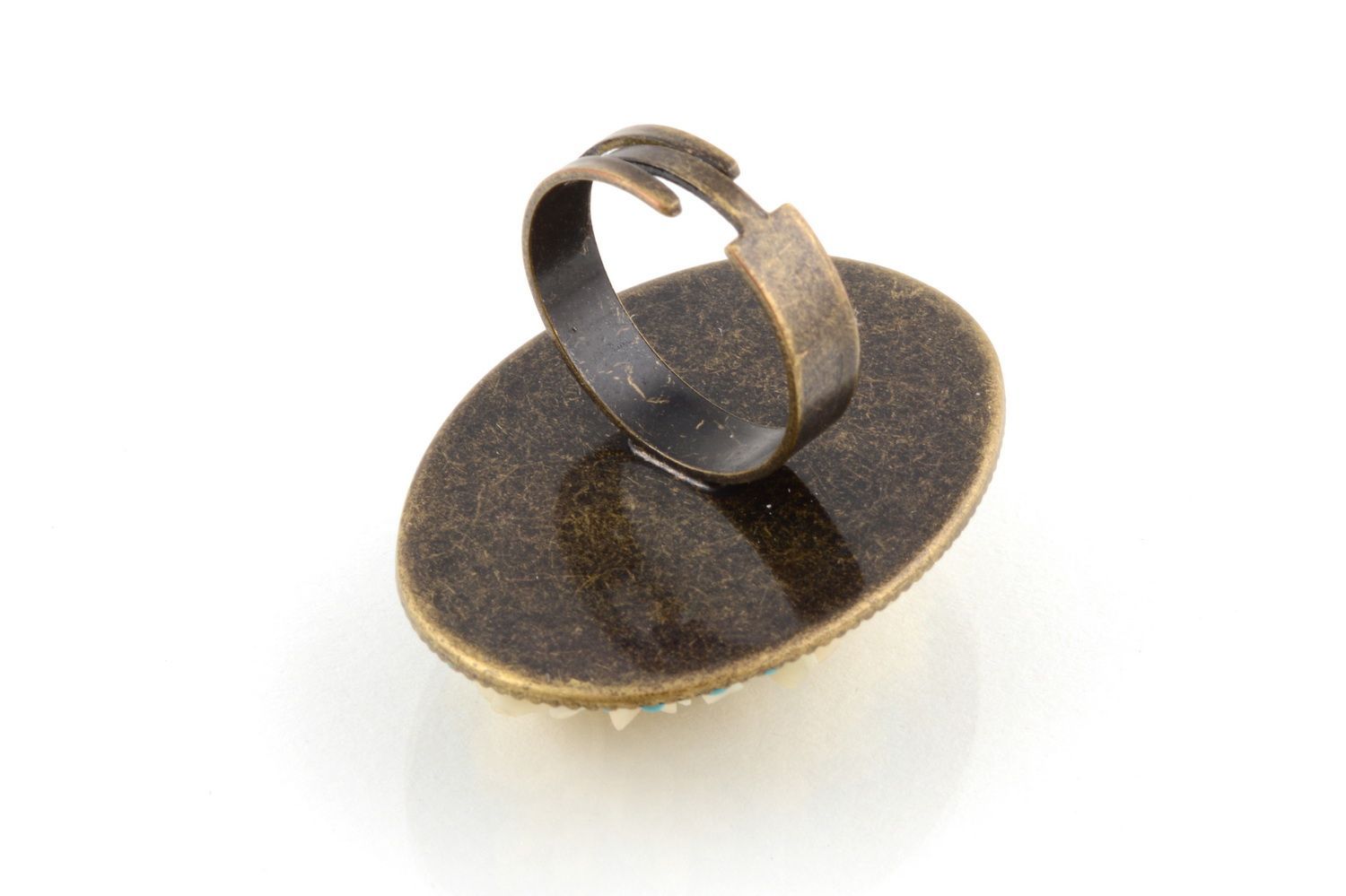 Перстень из полимерной глины и металла ручной работы с объемными цветочками фото 4