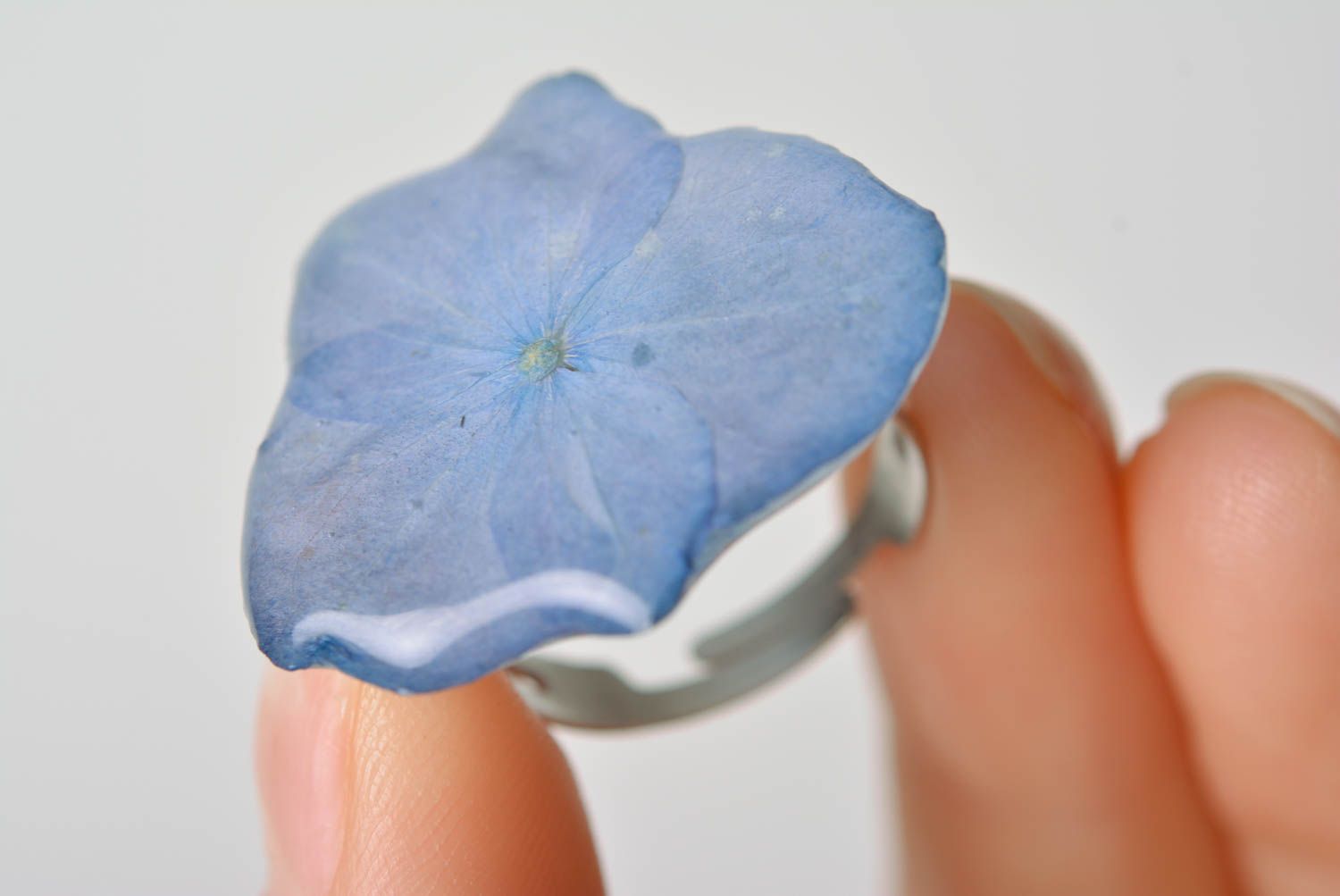Botanic ring with dried flowers in epoxy resin blue summer handmade jewelry photo 4