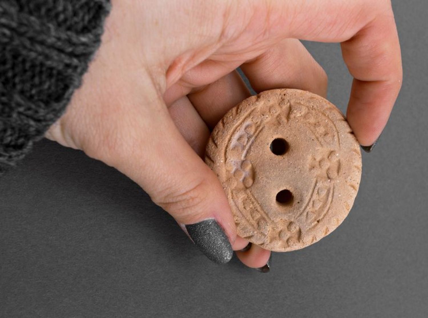 Botão de cerâmica artesanal foto 2
