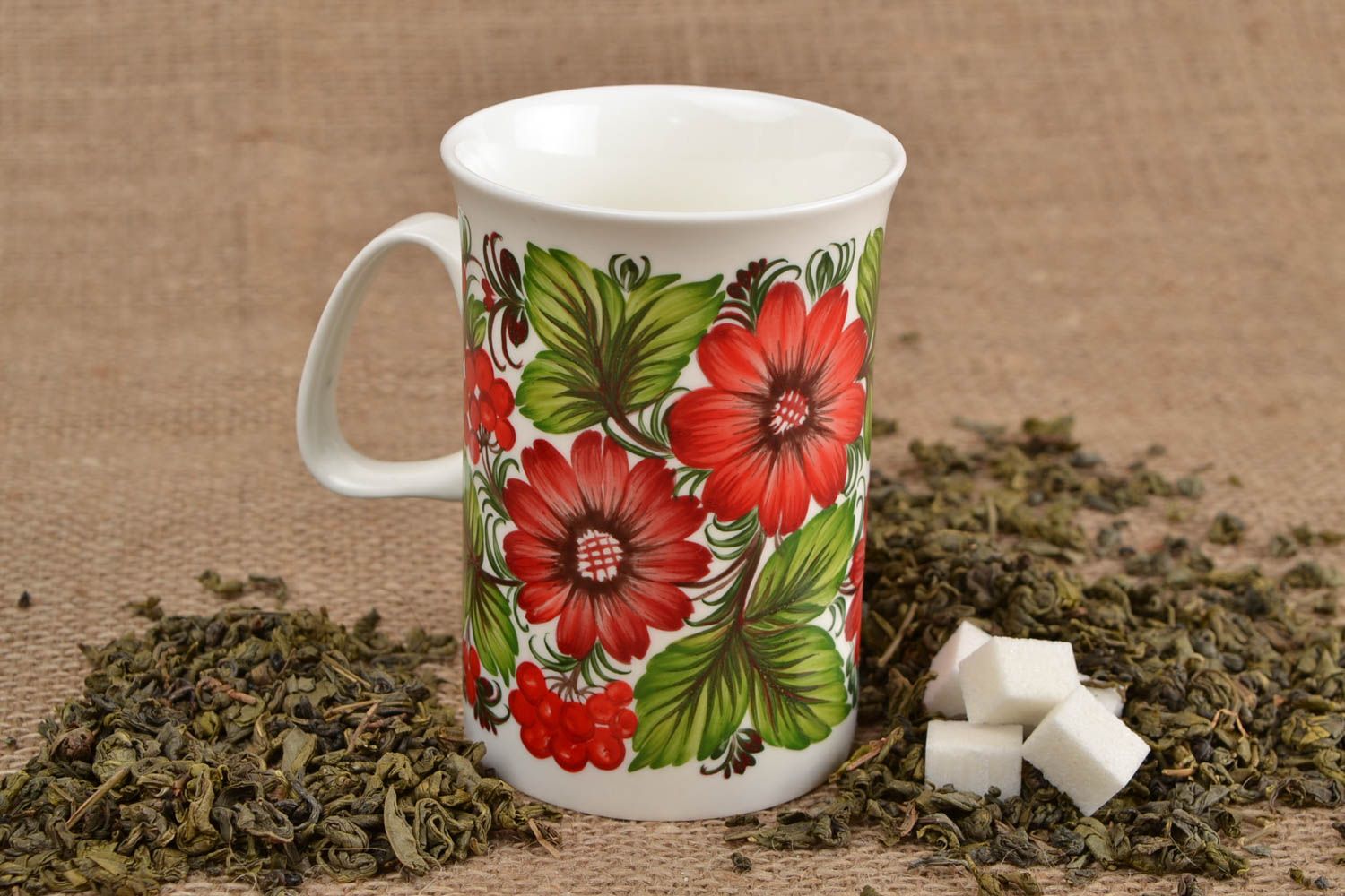 Large 10 oz ceramic porcelain cup with handle and red flowers design photo 1