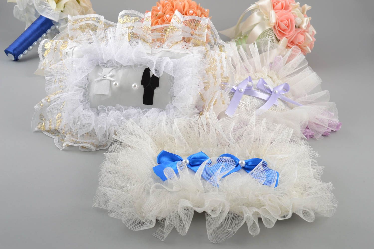 Набор подушечек для колец ручной работы с атласными бантиками для свадьбы 3 шт фото 1