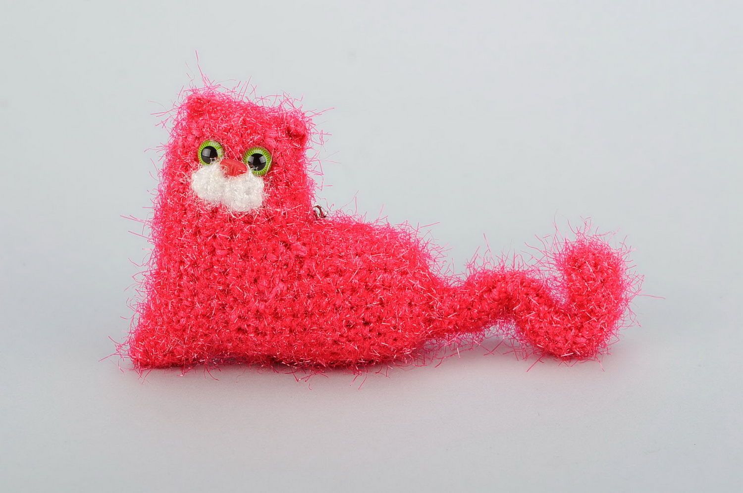 Брелок вязаный крючком Розовый кот фото 3
