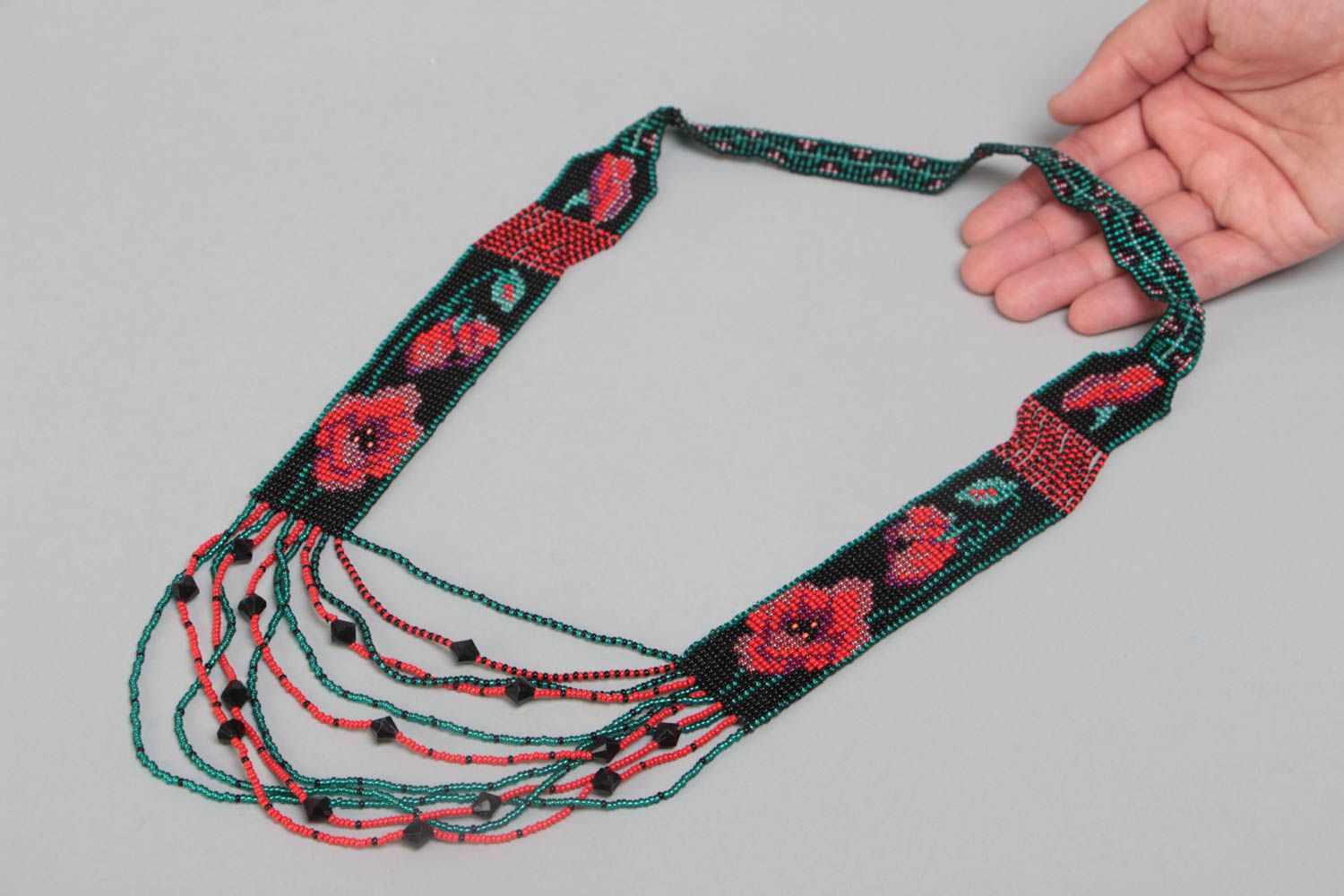 Collier en perles de rocaille noir et rouge motif floral long original fait main photo 5