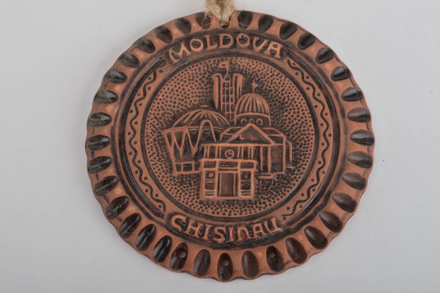 Keramischer Interieur Anhänger aus Ton künstlerisch handmade Medaille foto 2