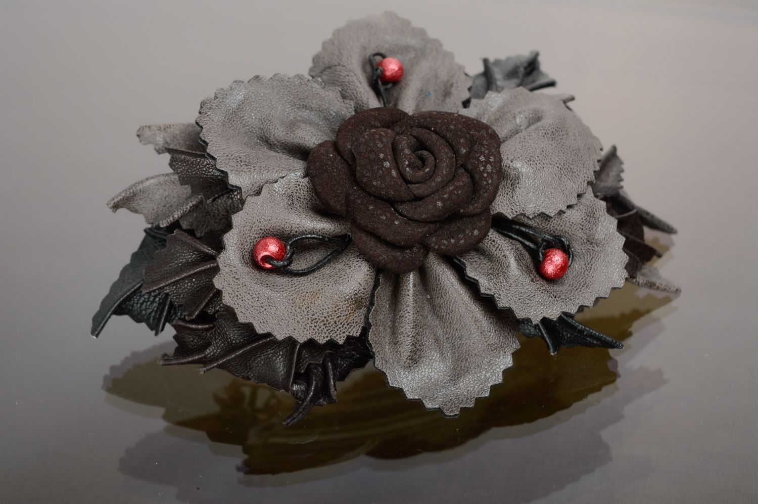 Gray leather flower hair clip photo 1