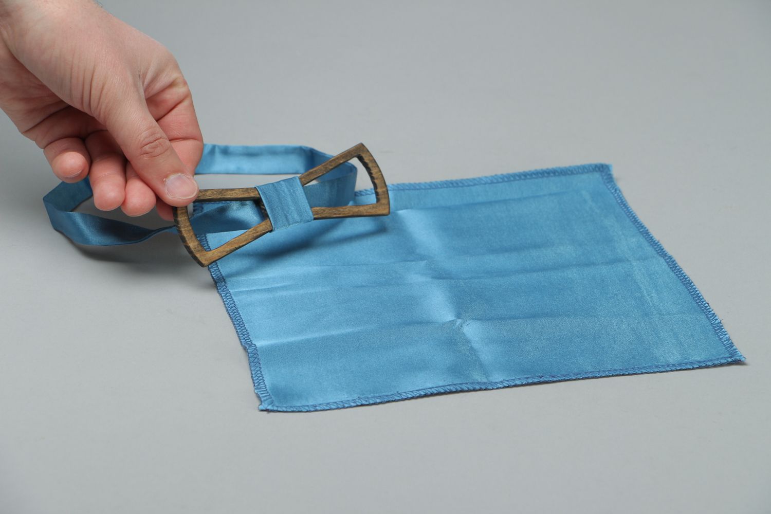 Corbata de lazo y pañuelo de bolsillo  foto 4