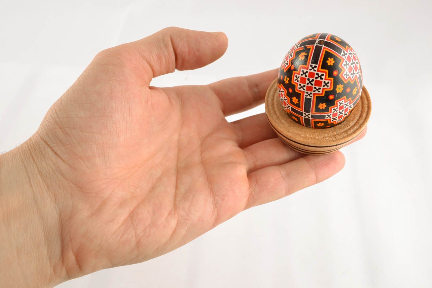 Easter egg with wooden holder photo 4
