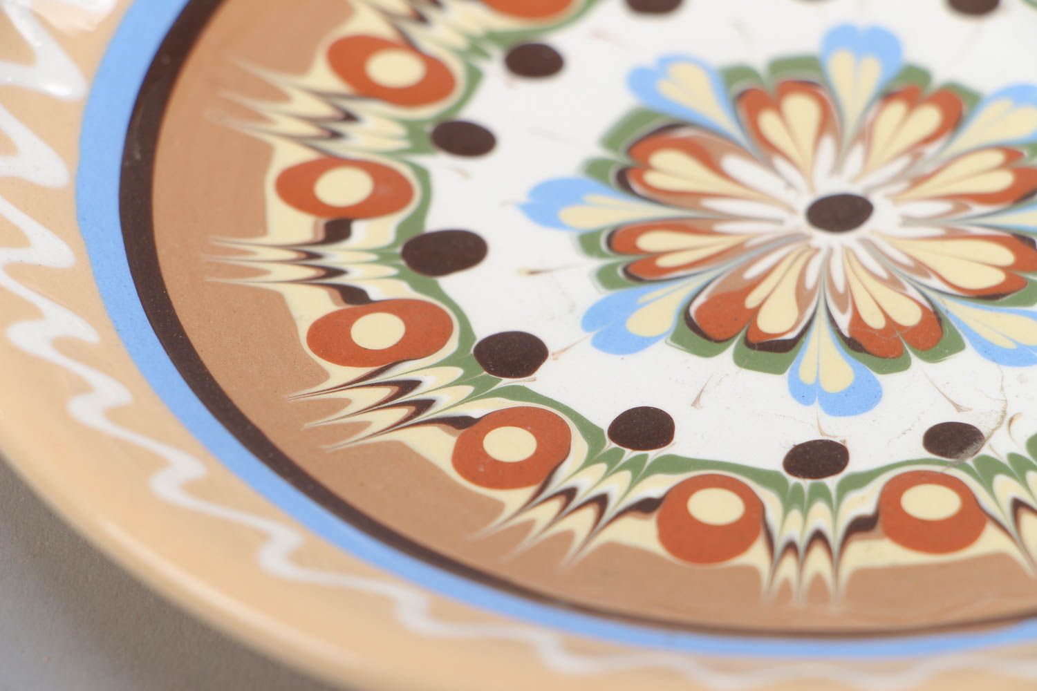 Petite assiette plate peinte à motif ethnique belle vaisselle faite main photo 4