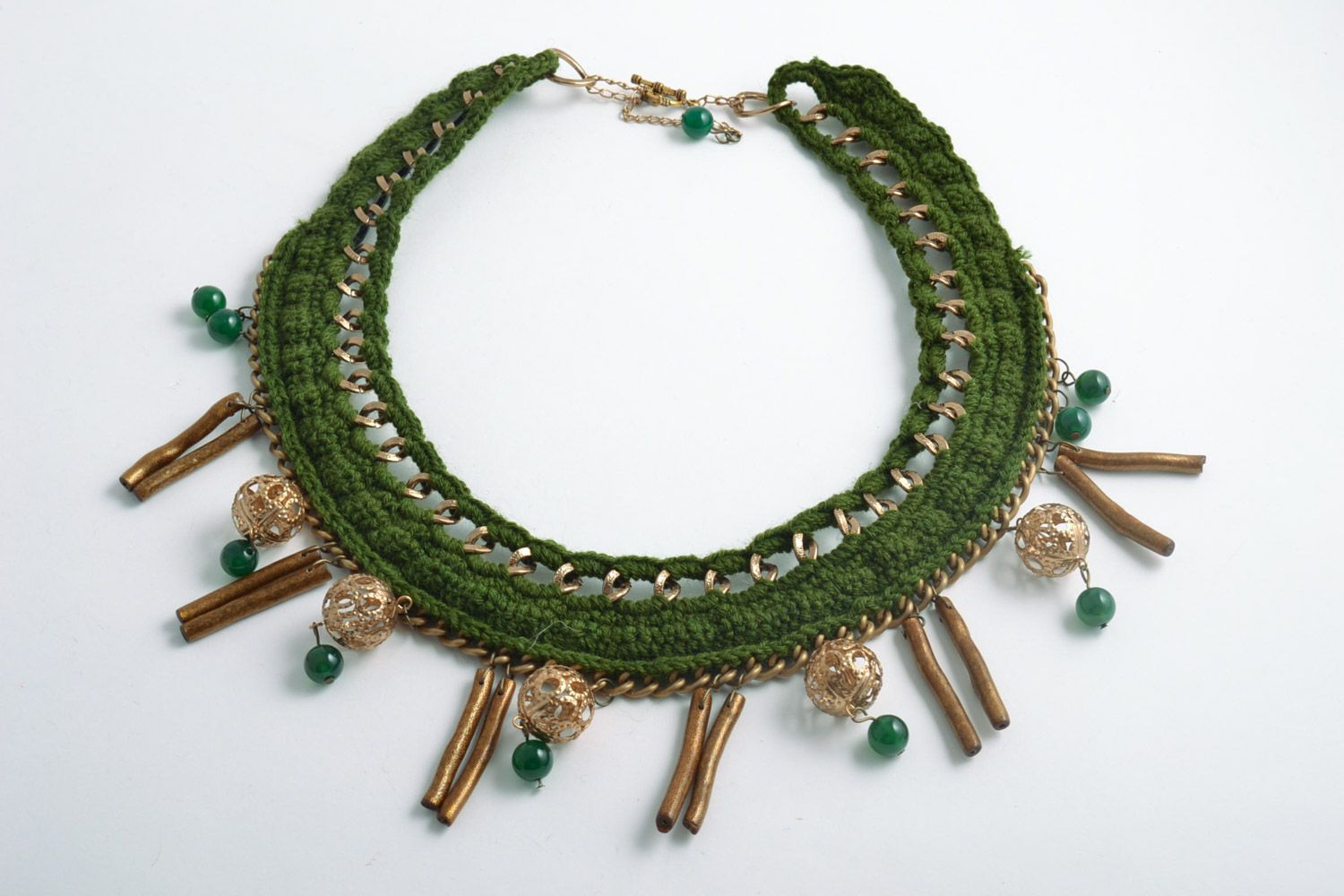 Handmade crocheted necklace with natural coral and chrysoprase stones  photo 5