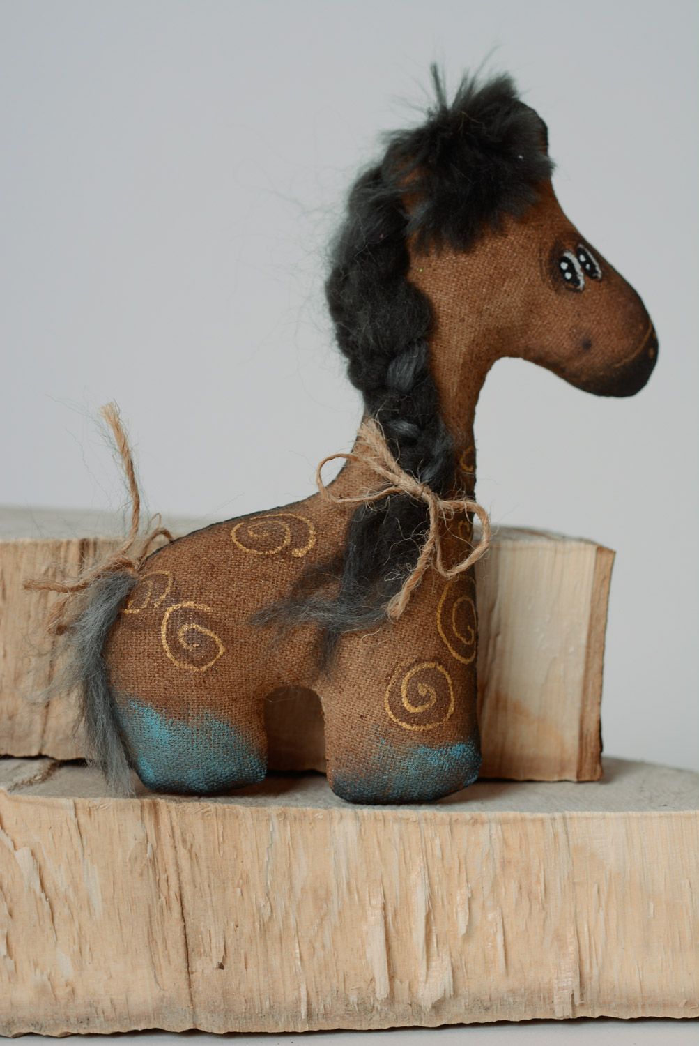 Aimant frigo artisanal jouet cheval marron fait main imprégné de café décor photo 1