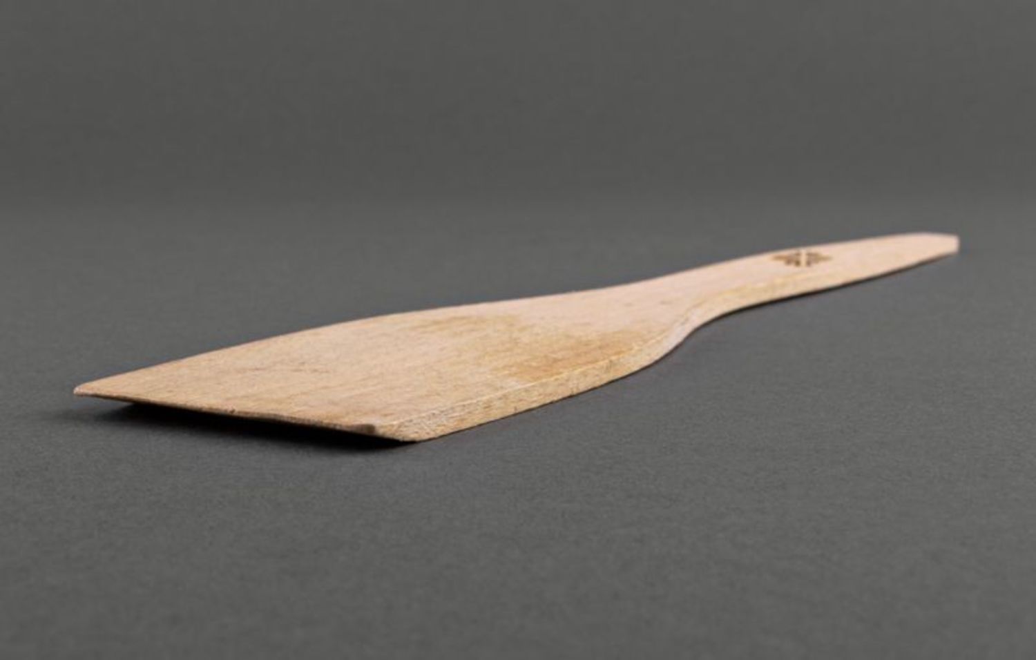 Wooden kitchen spatula with a flower photo 4