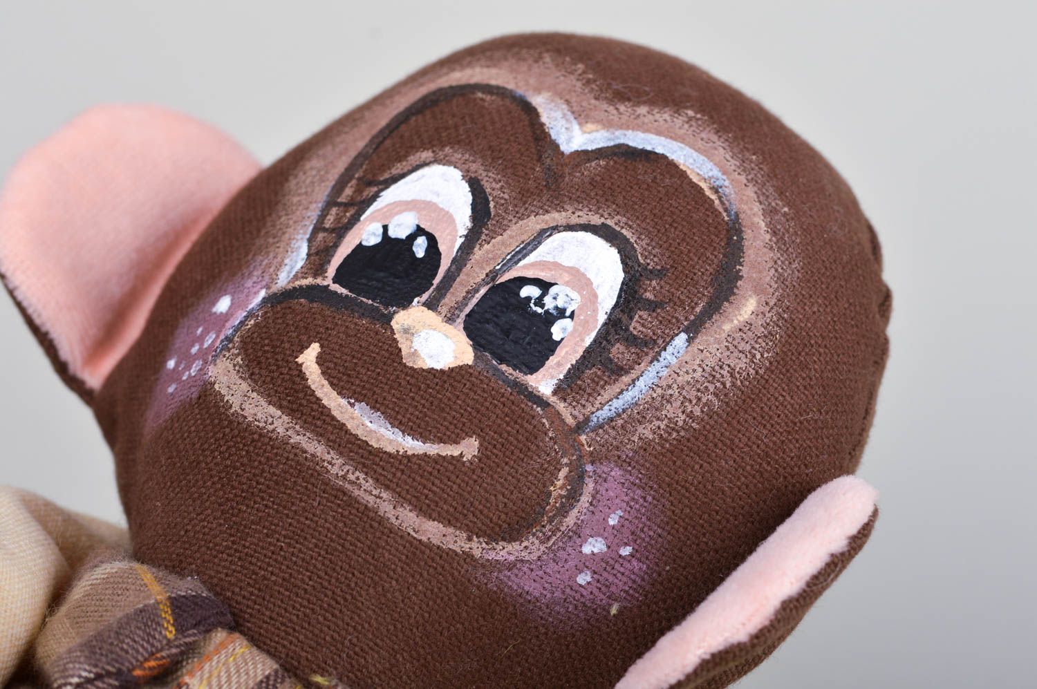 Игрушка обезьянка милая игрушка ручной работы оригинальная игрушка из ткани фото 5