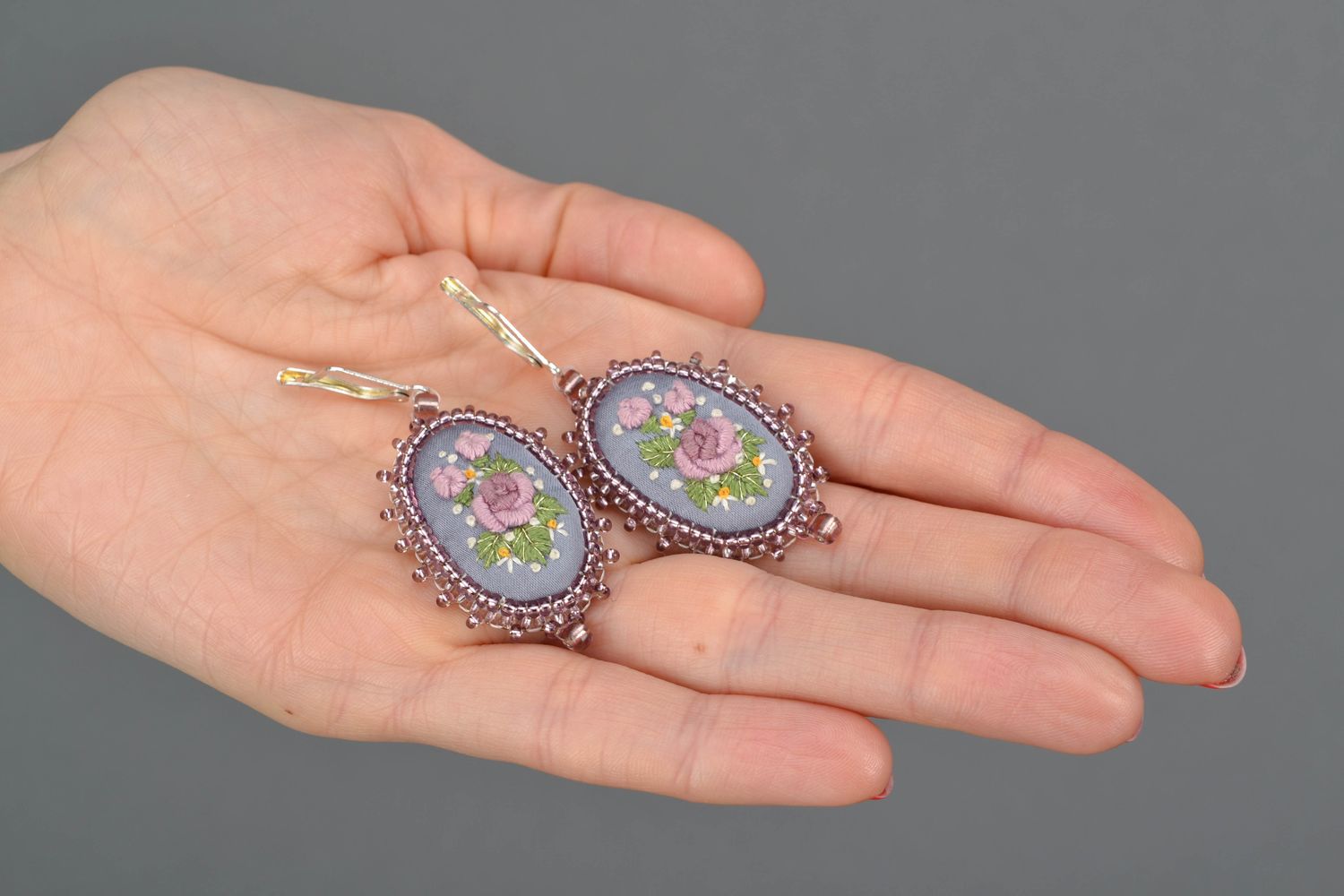 Beautiful satin stitch embroidered earrings Roses photo 2