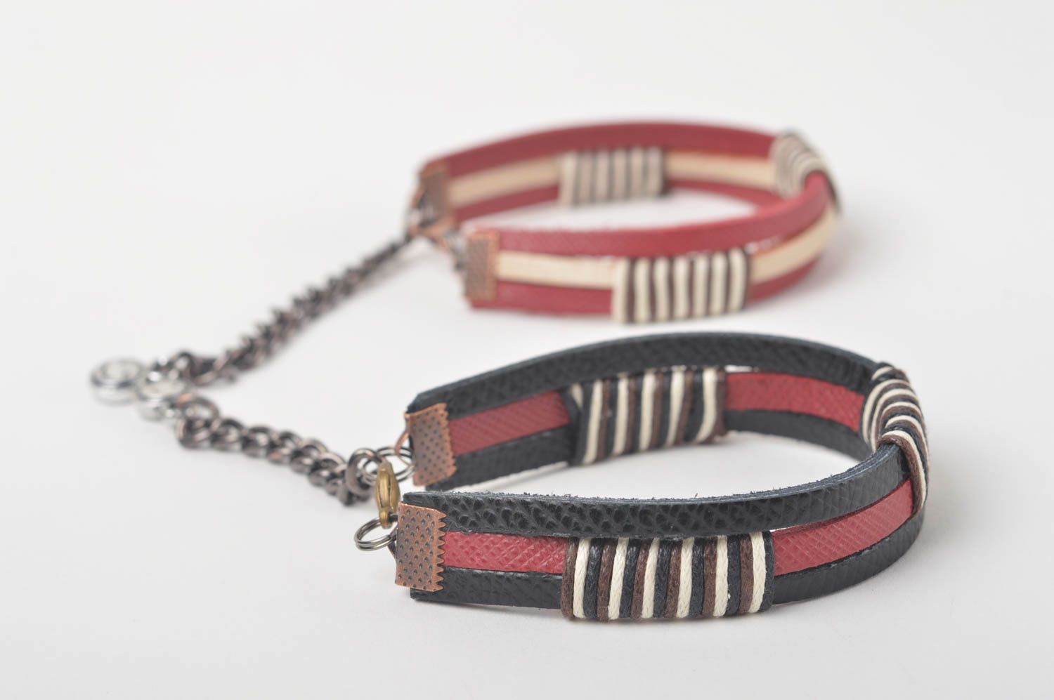Bracelets cuir Bijoux fait main design original avec chaînes Accessoires femme photo 2