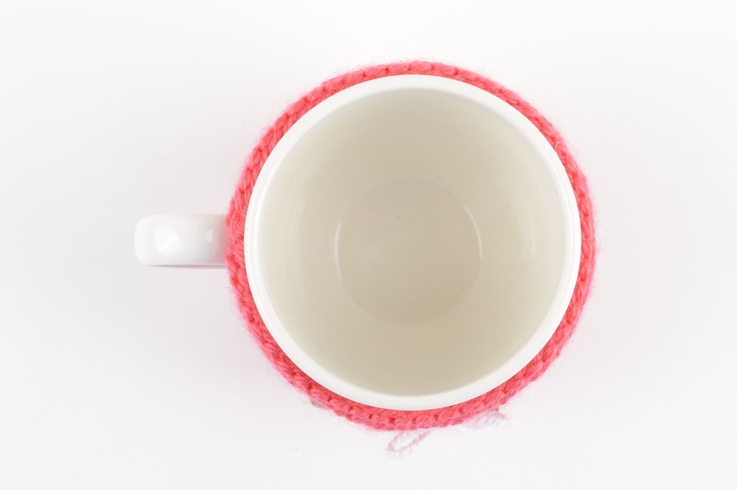 White porcelain 7 oz teacup with handle and knitted pink warmer cover with MRS pattern photo 4