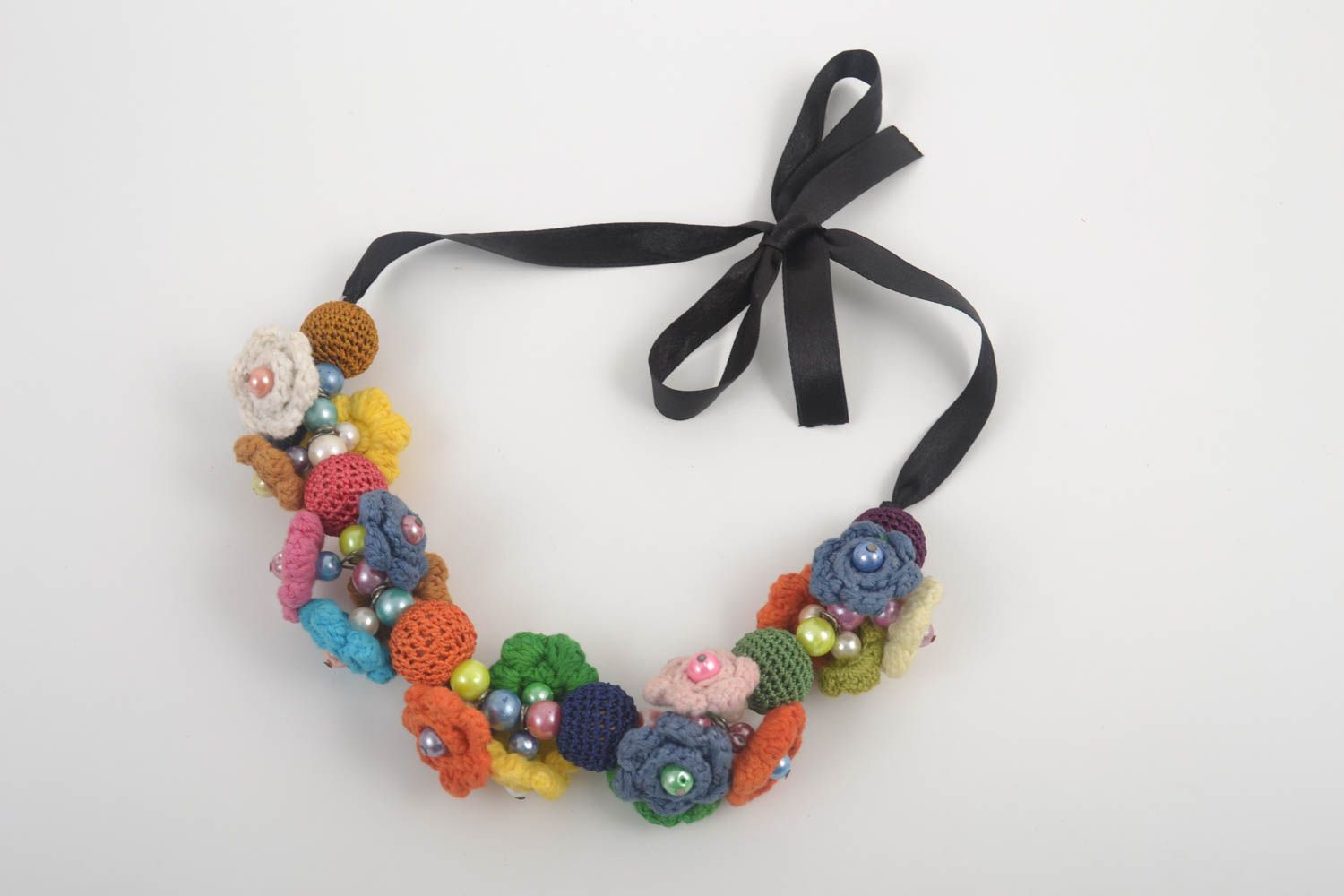 Handmade crocheted necklace hand-crocheted jewelry necklace with textile flowers photo 2