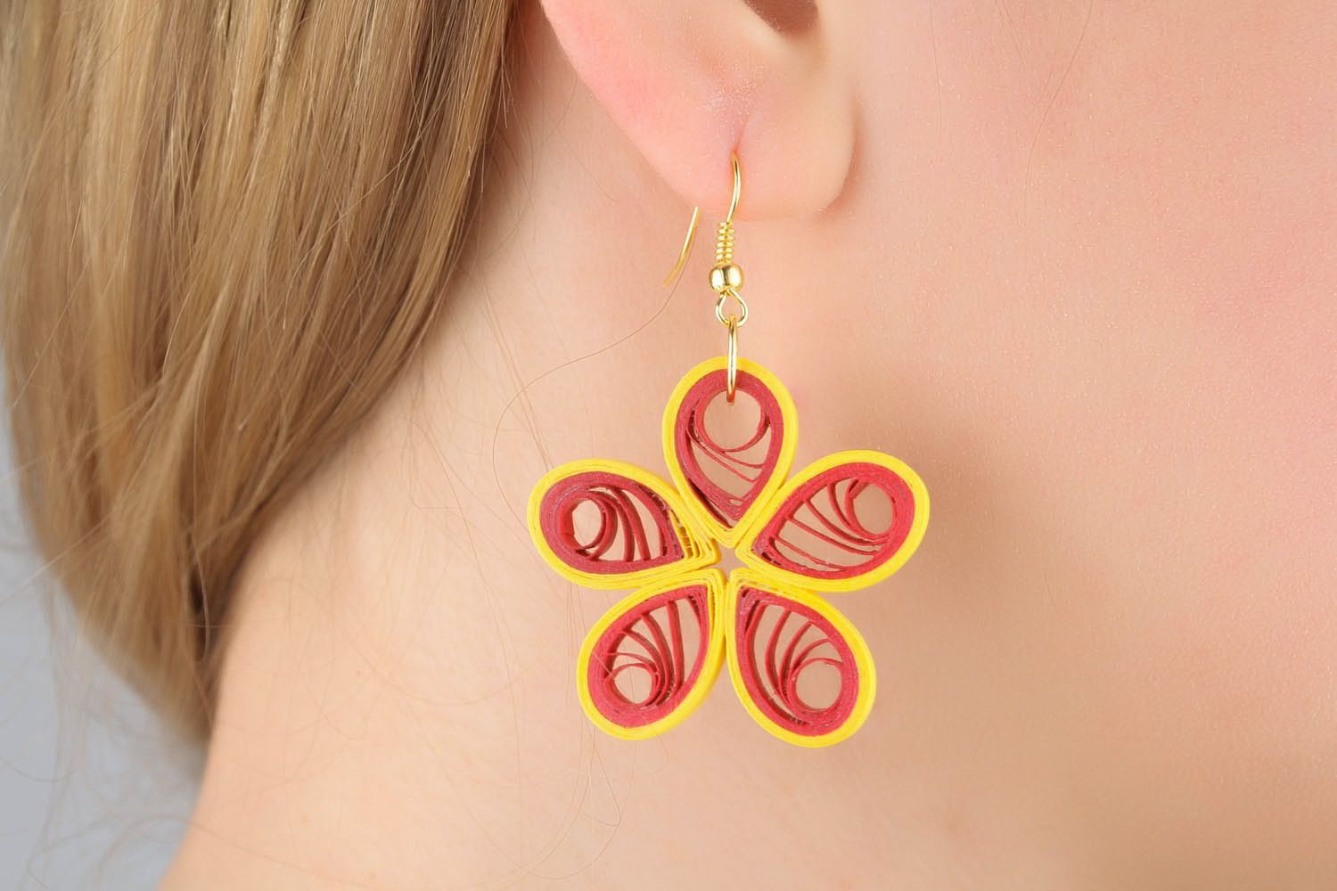 Earrings made of quilling paper photo 1
