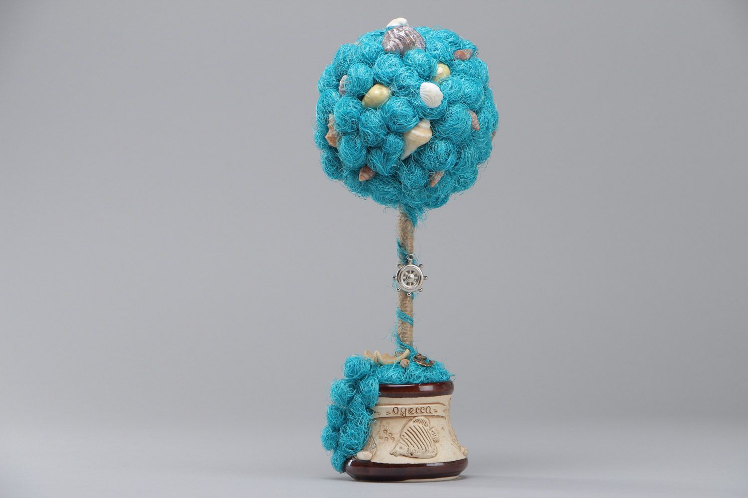 Дерево из натуральных материалов сизаля и ракушек ручной работы в голубых тонах фото 2
