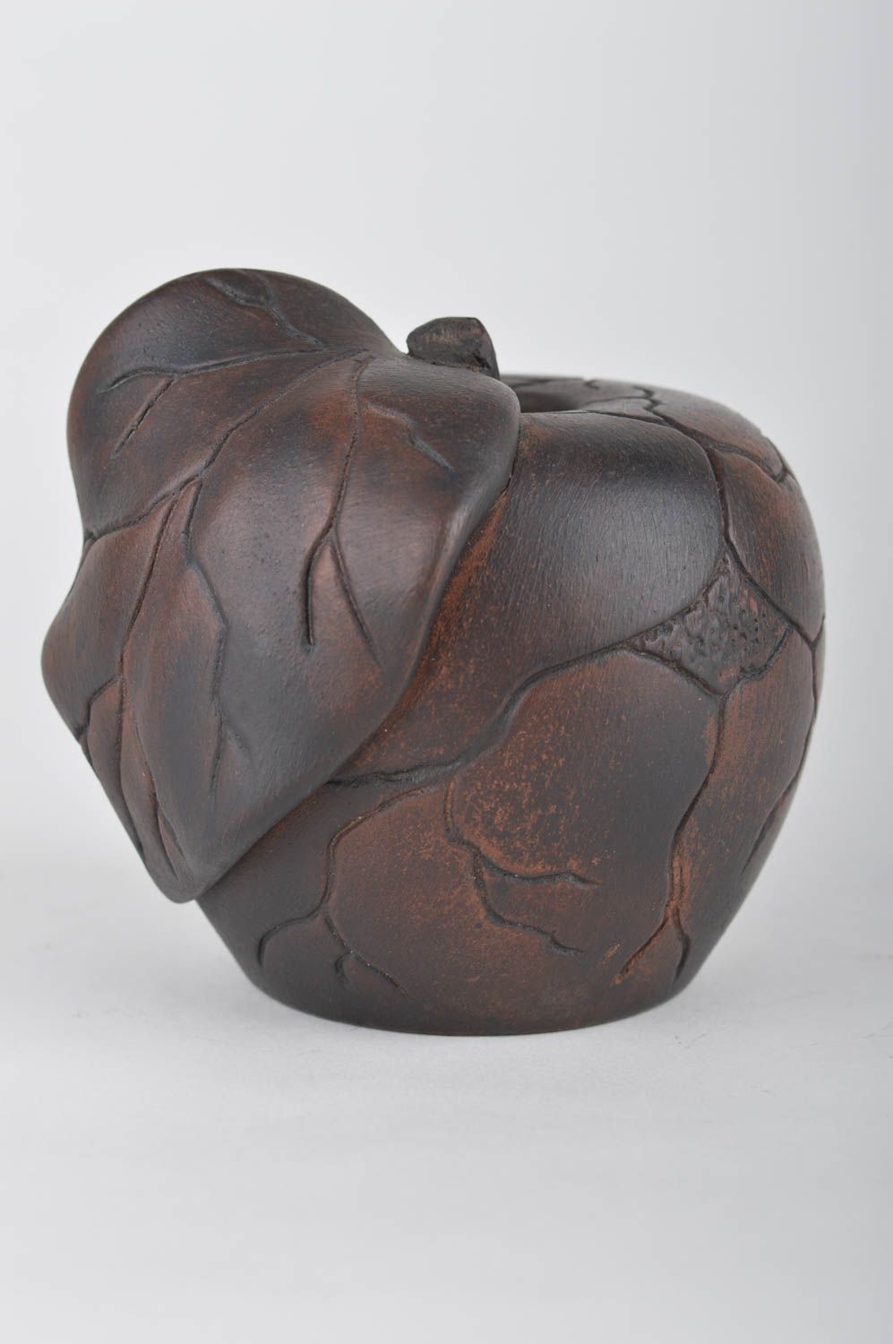 Petit vase en argile marron fait main 10 cl en forme de pomme original photo 2