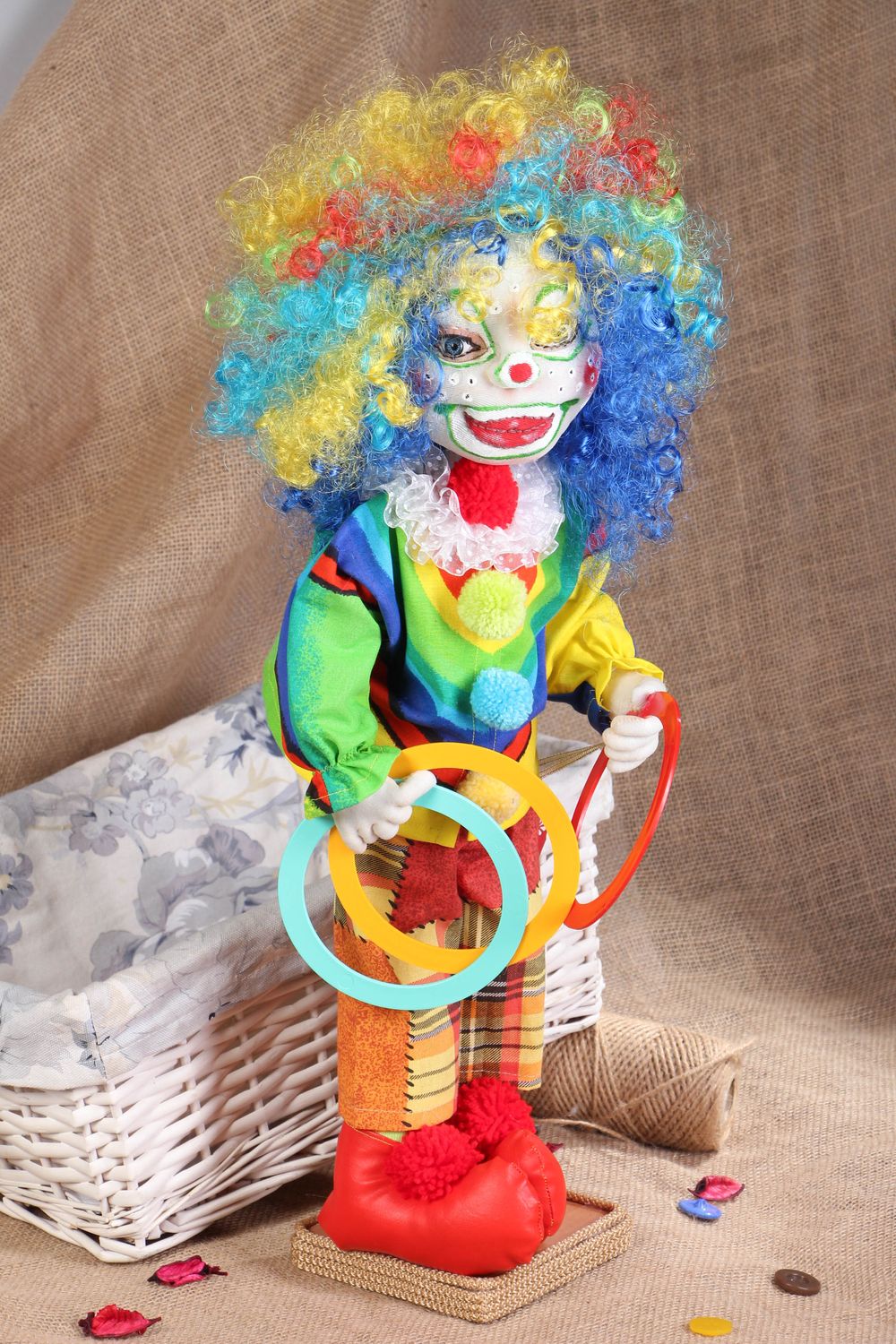 Авторская мягкая кукла на подставке Клоун фото 5