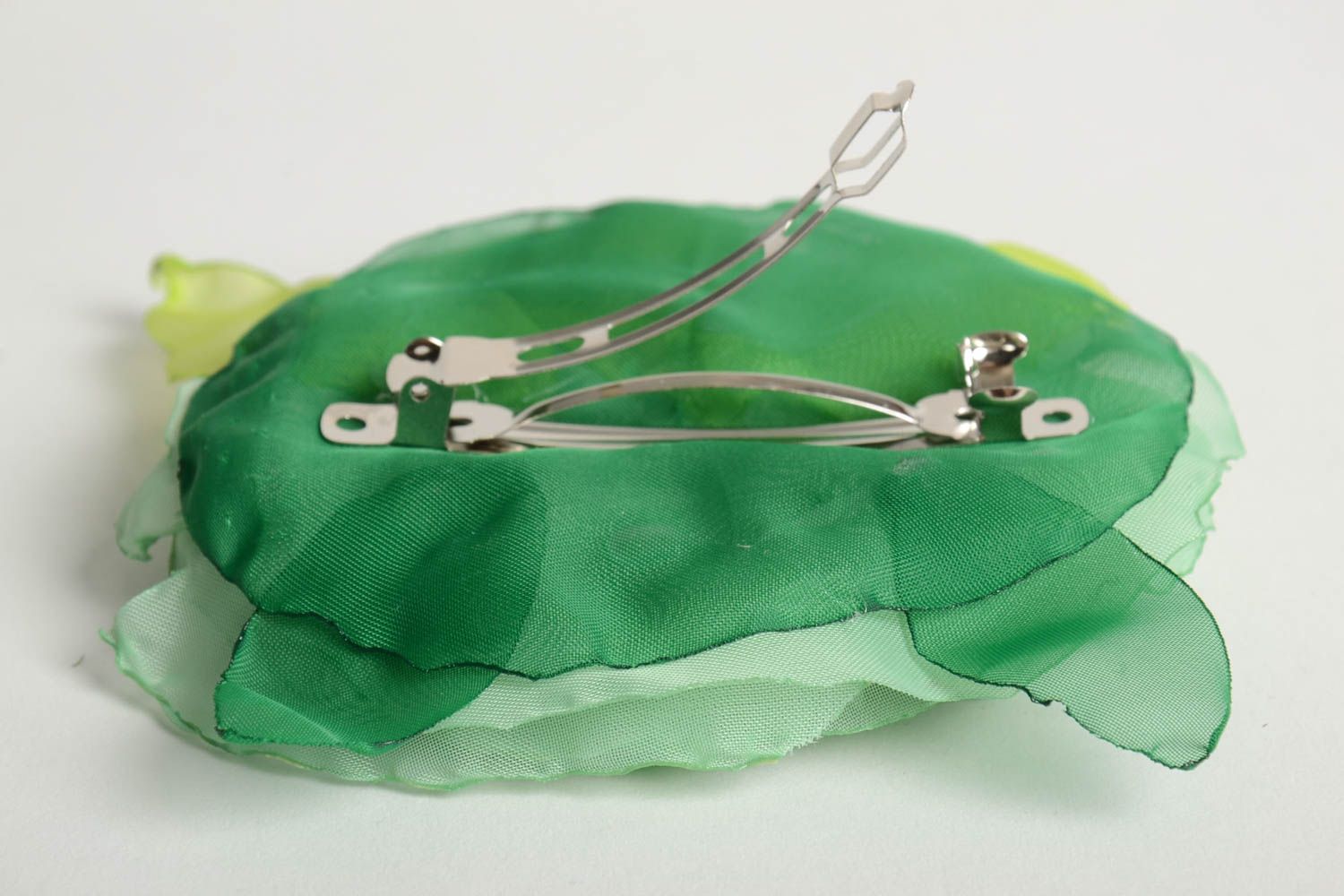 Handmade Blume Haarspange handgemachter Schmuck Accessoire für Frauen in Grün  foto 3