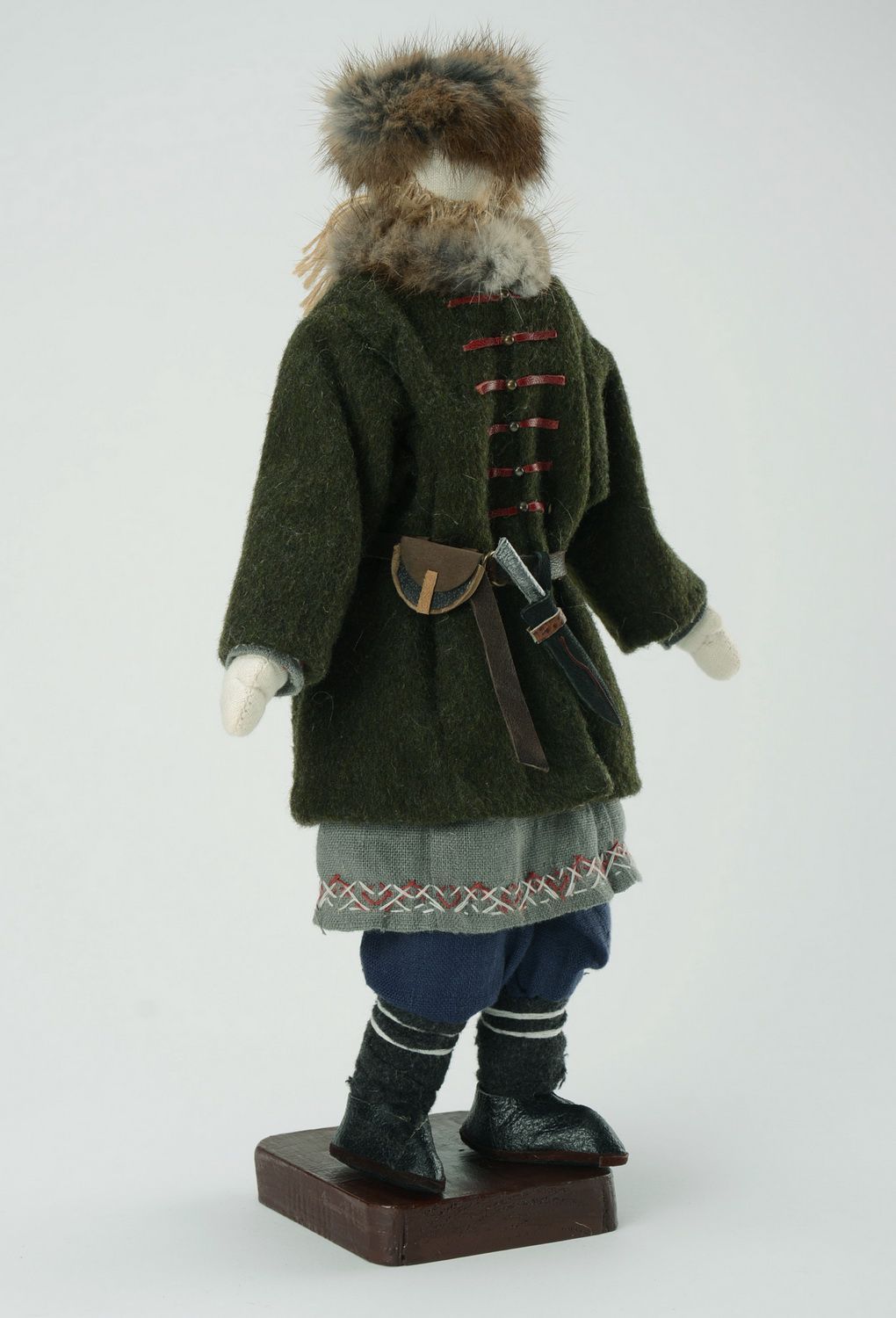 Интерьерная кукла Охотник времен Киевской Руси фото 1