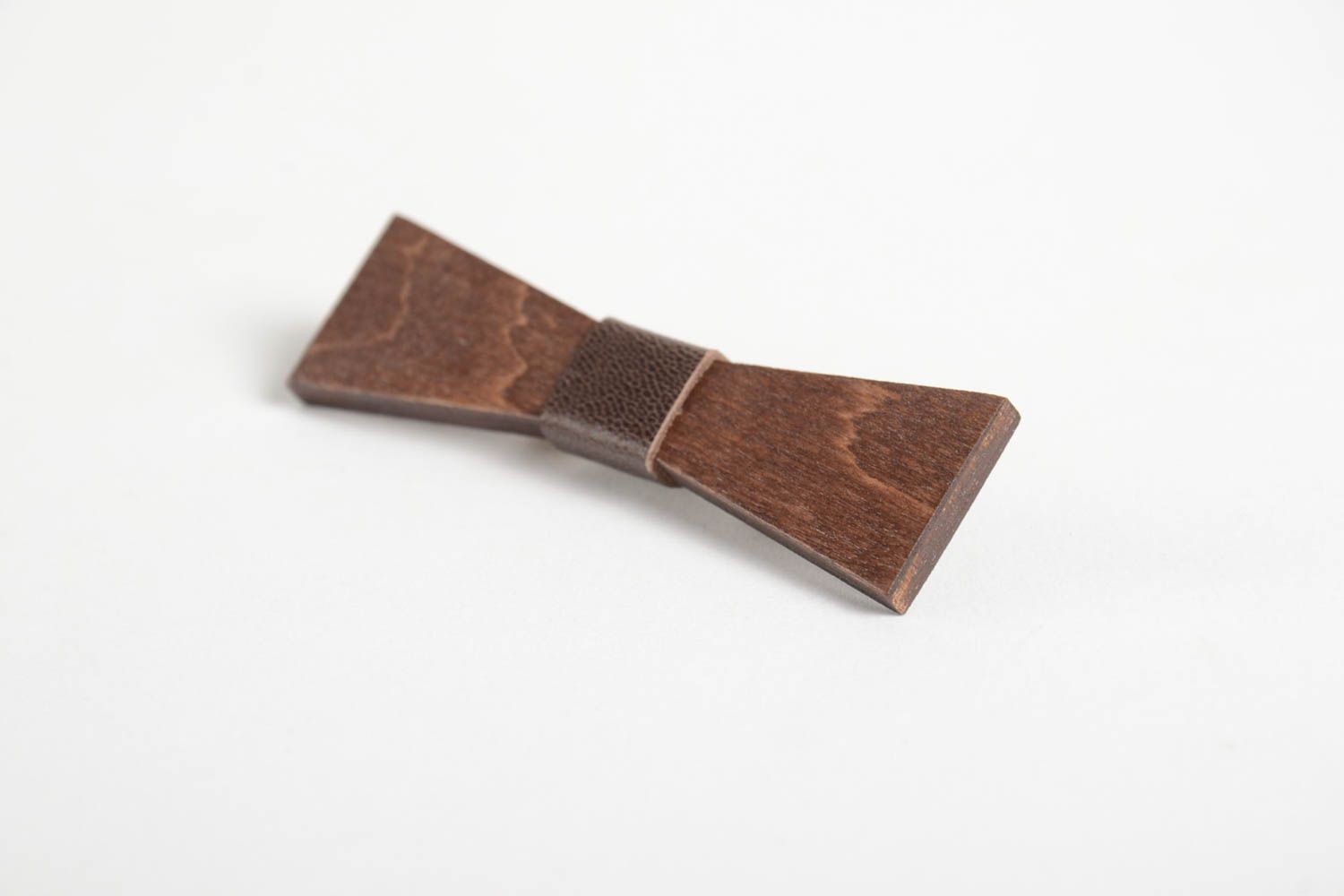 Handmade unusual wooden brooch stylish designer bow tie male accessory photo 4