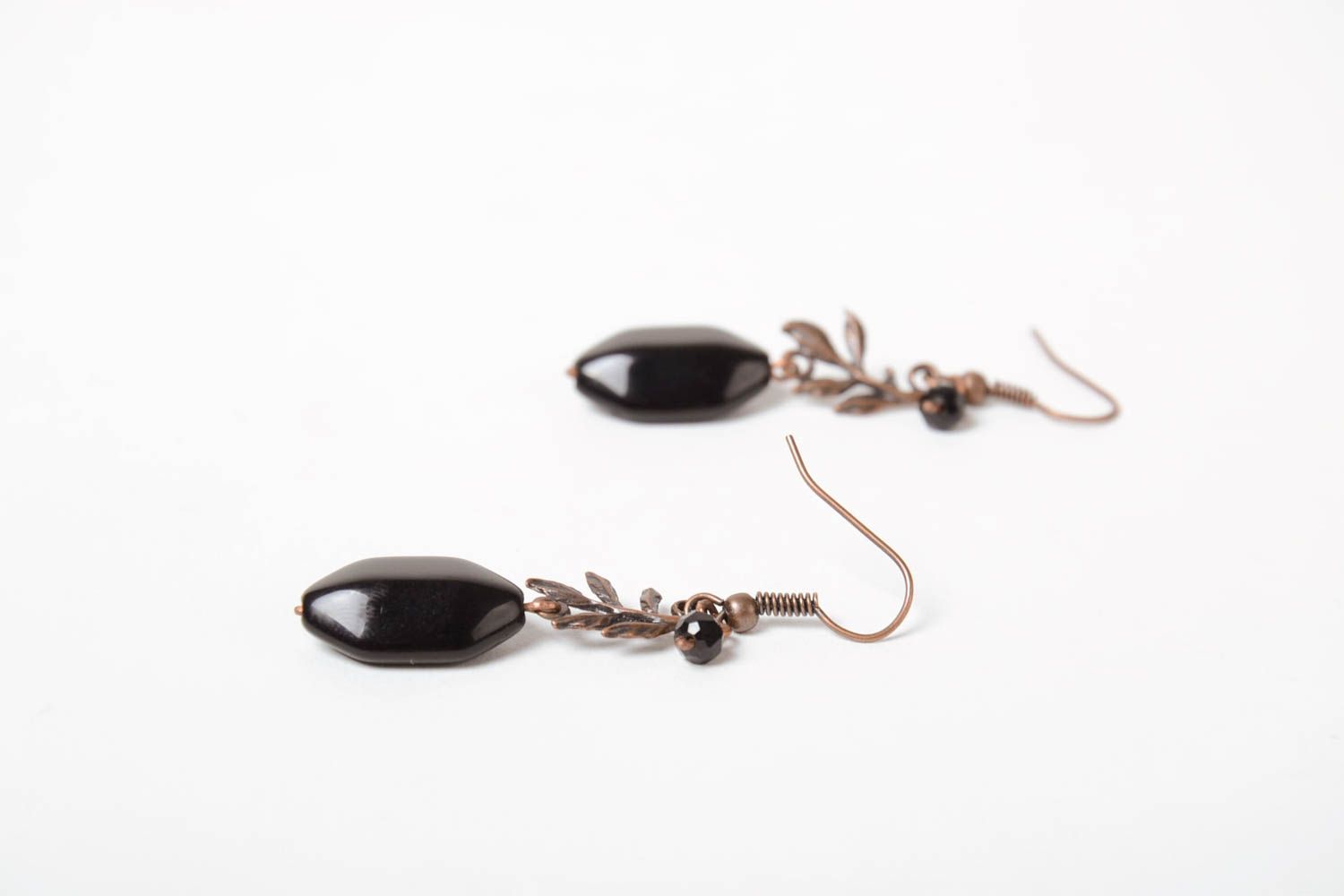 Handmade designer wire wrap copper dangling earrings with black agate beads photo 3