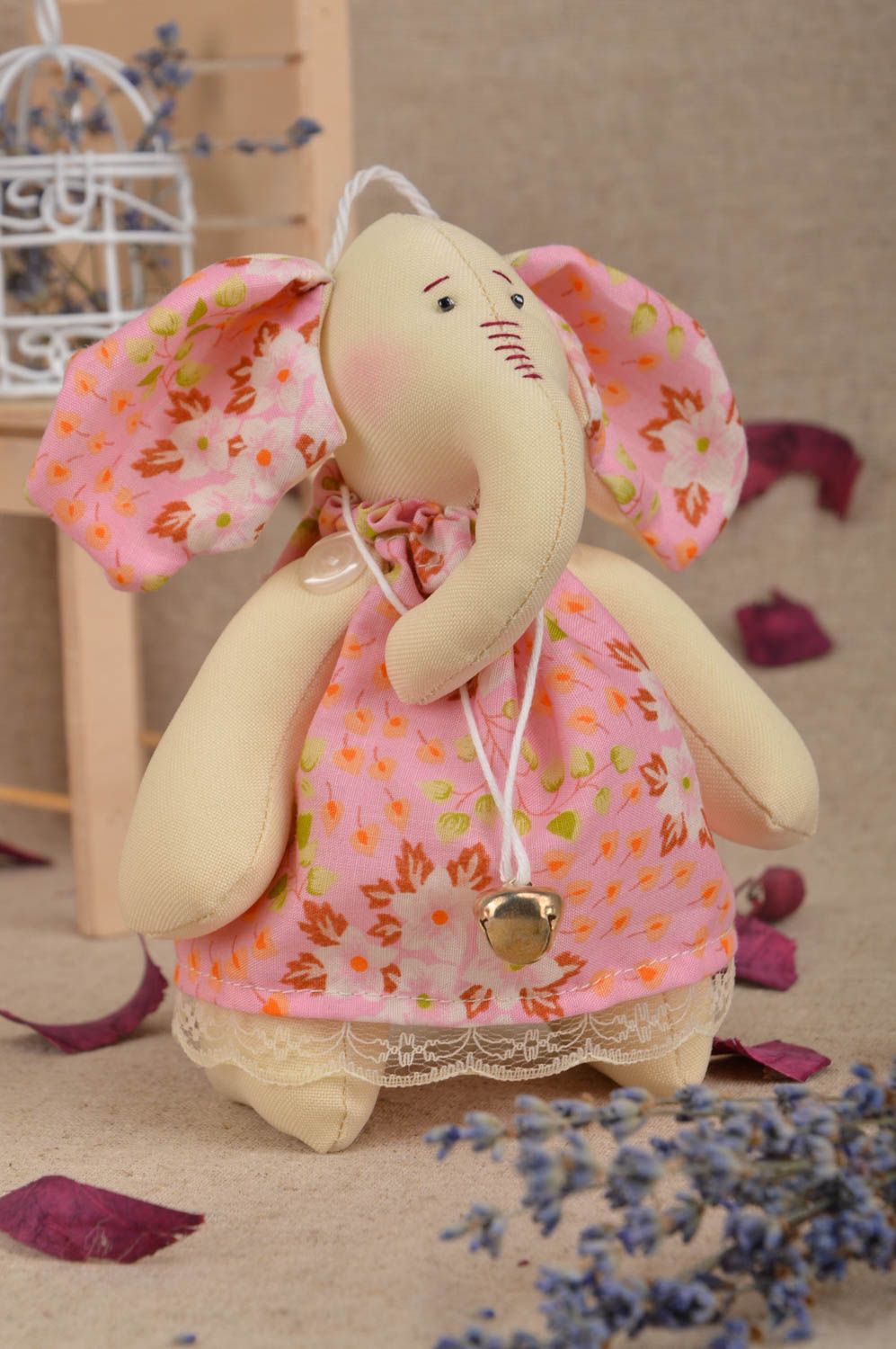 Künstlerisches Kuscheltier aus Stoff für Mädchen und Dekor Elefant handmade toll foto 1
