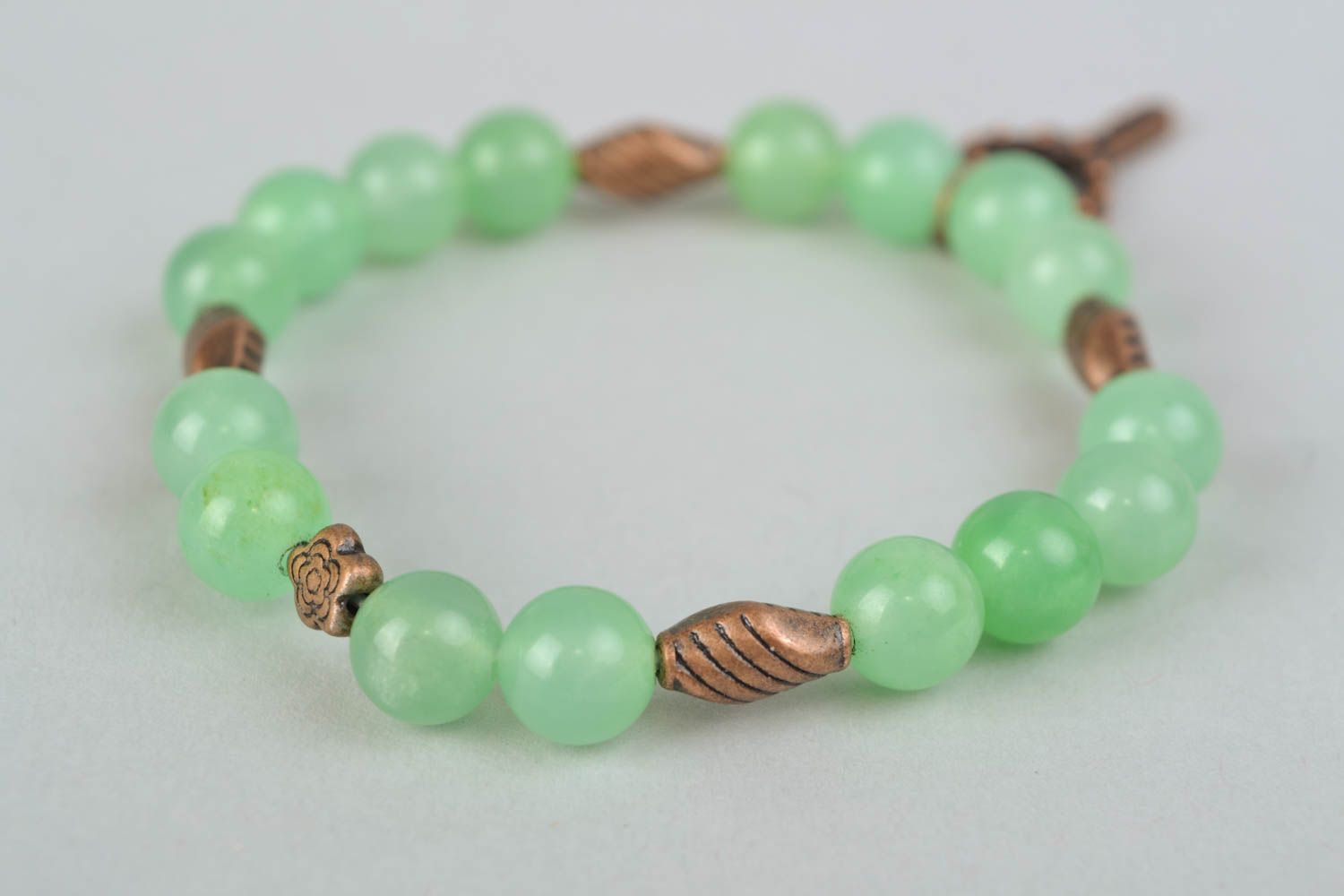 Green marble wrist bracelet with charm Key photo 4