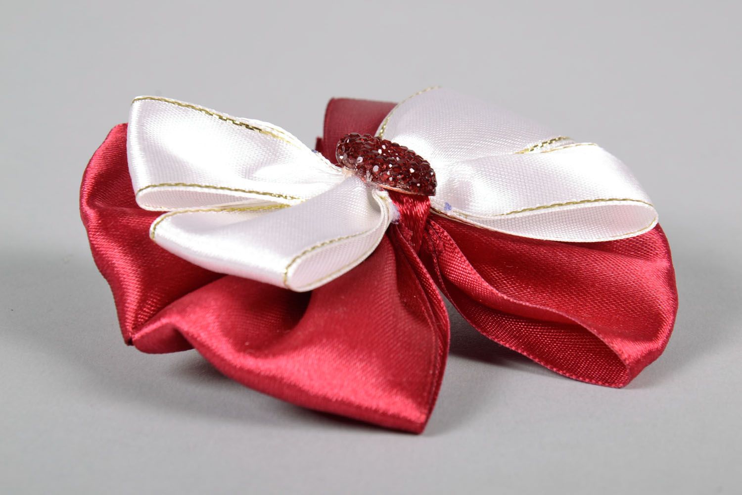 Hair clip in the shape of a bow photo 4