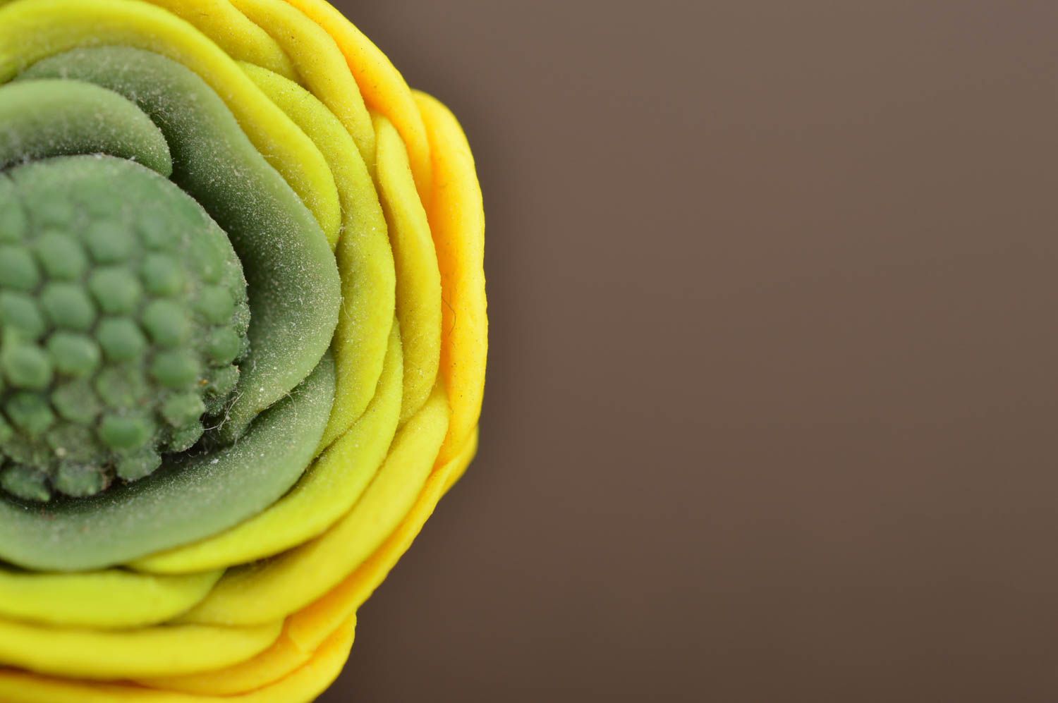 Designer Blumen Ring aus Polymerton gelb interessant trendig für Damen handmade foto 5