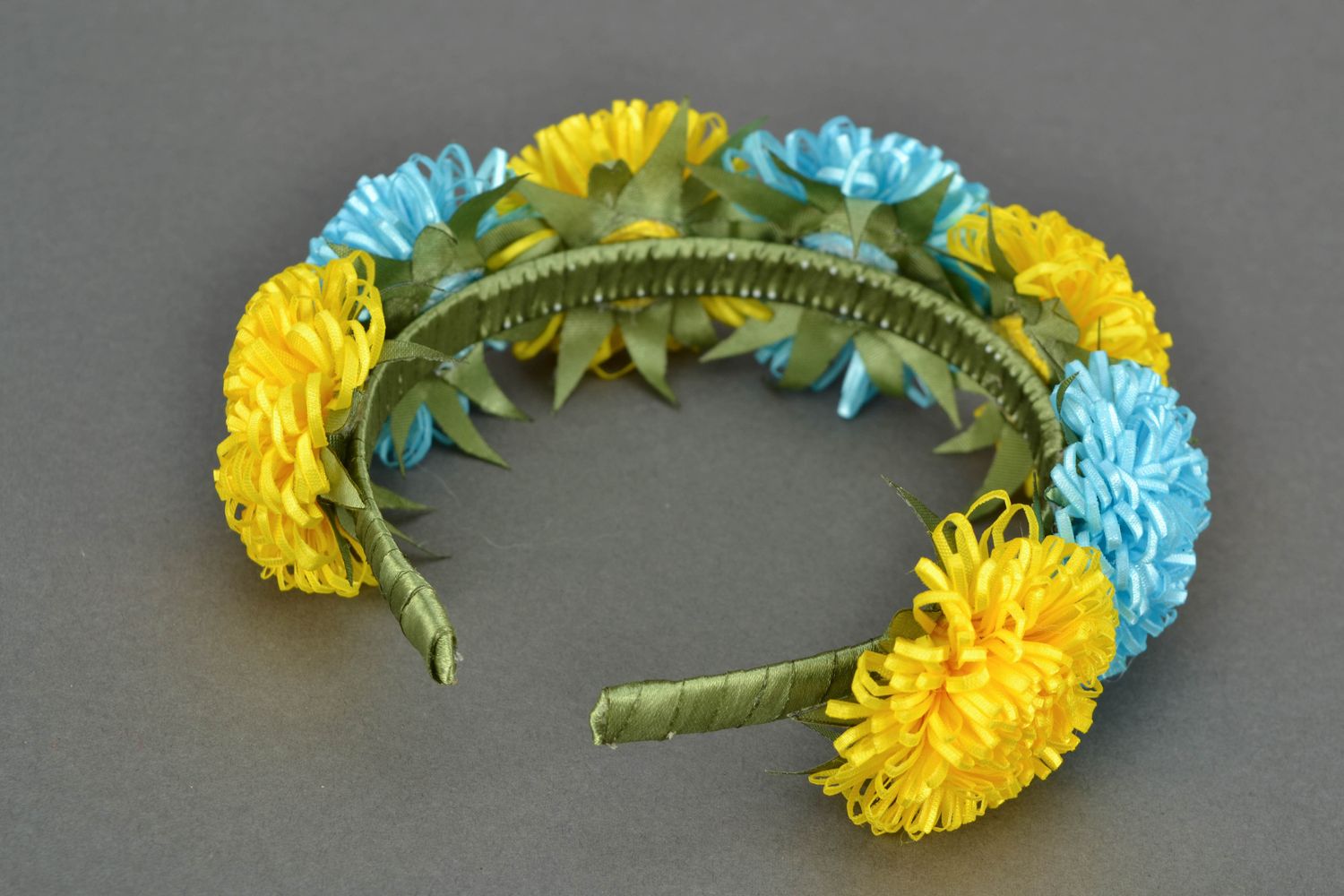 Bright satin floral headband photo 4