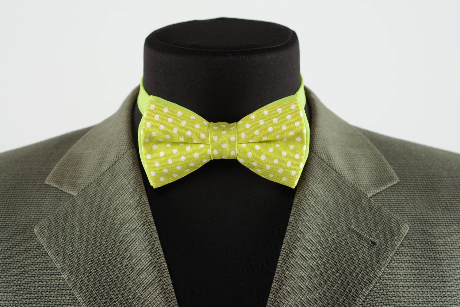 Lime green bow tie photo 2