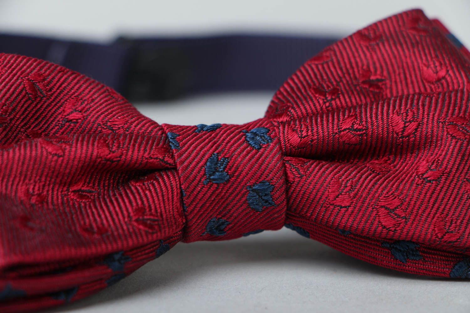 Бардовый галстук-бабочка унисекс фото 3