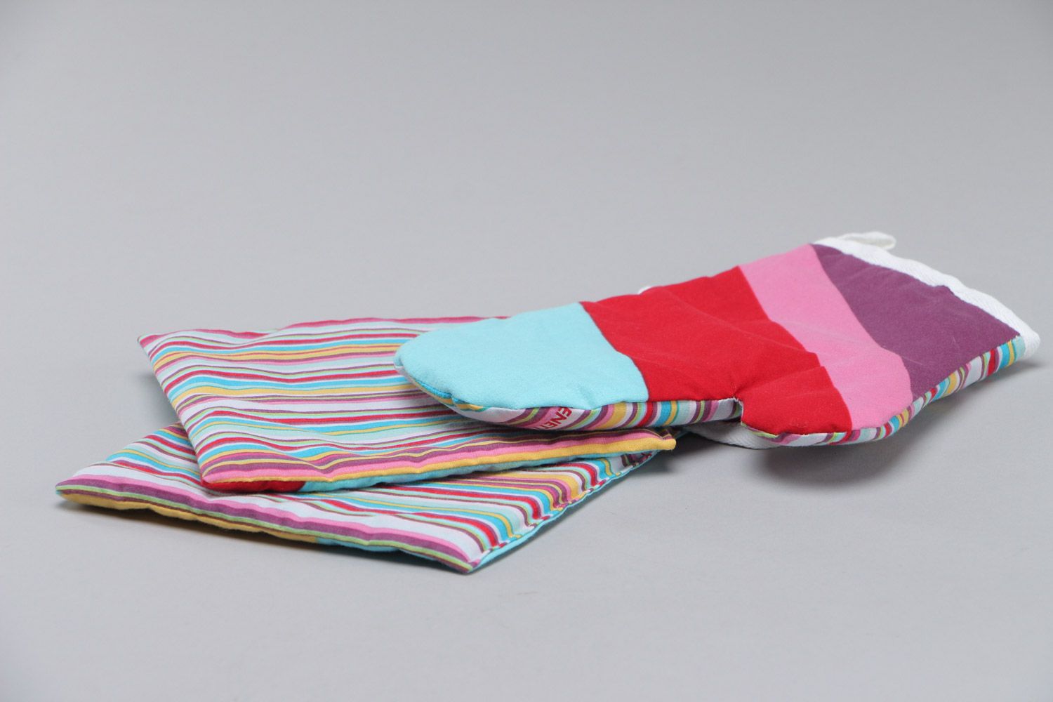 Ensemble de maniques en coton carrées multicolores rayées faites main 3 pièces photo 3