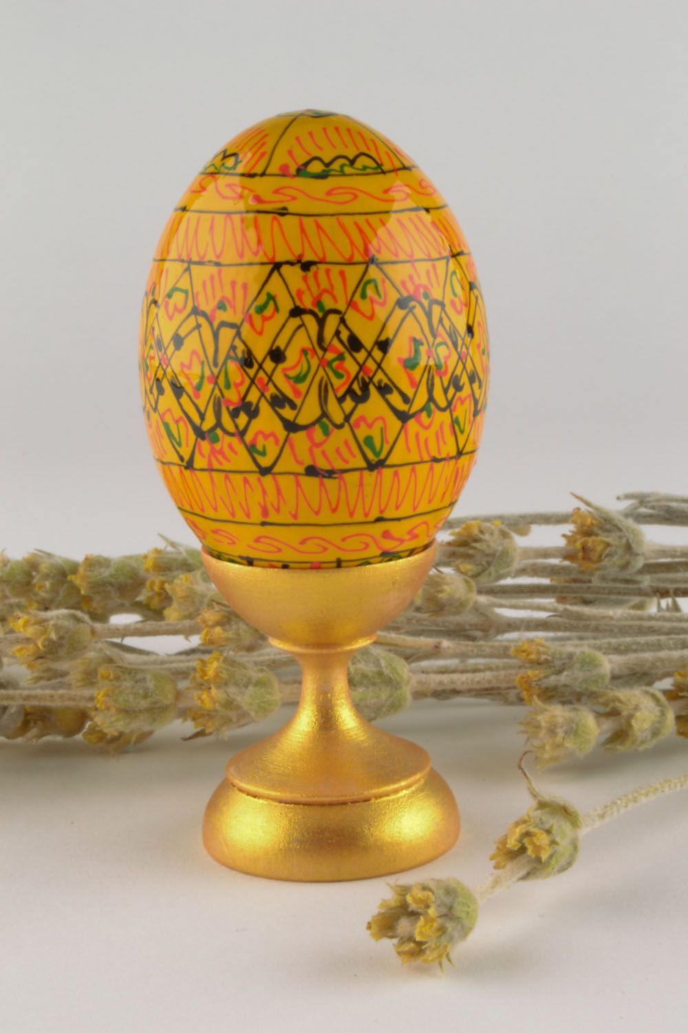 Handmade yellow Easter egg photo 1