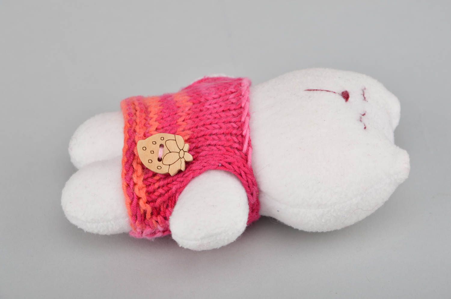 Jouet chat blanc de tissu polaire en pull rose fait main petit original photo 4