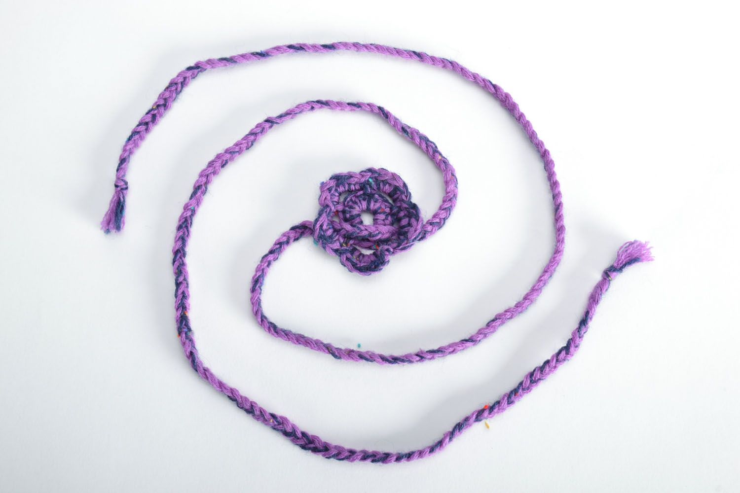Collier tricoté violet fait main  photo 4