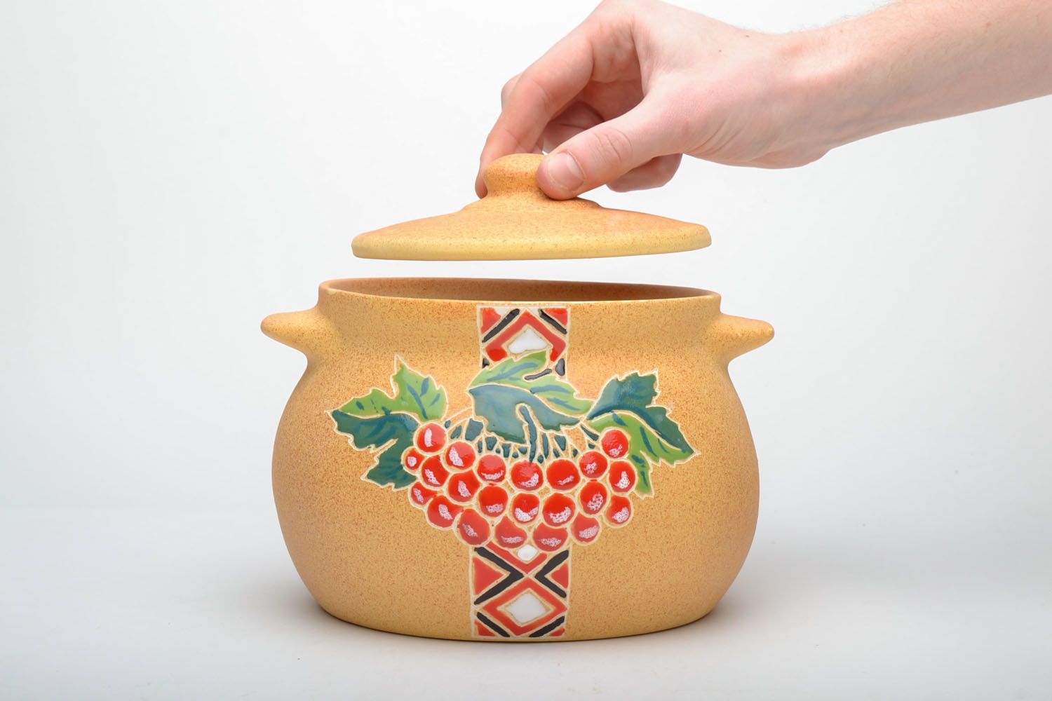 Middle-sized handmade ceramic pot photo 5