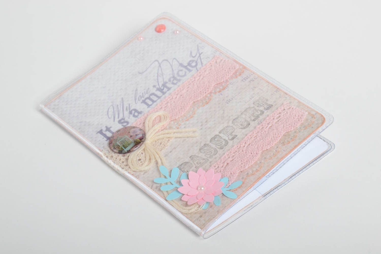 Обложка на паспорт в технике скрапбукин красивая девичья с кружевом хенд мейд фото 2