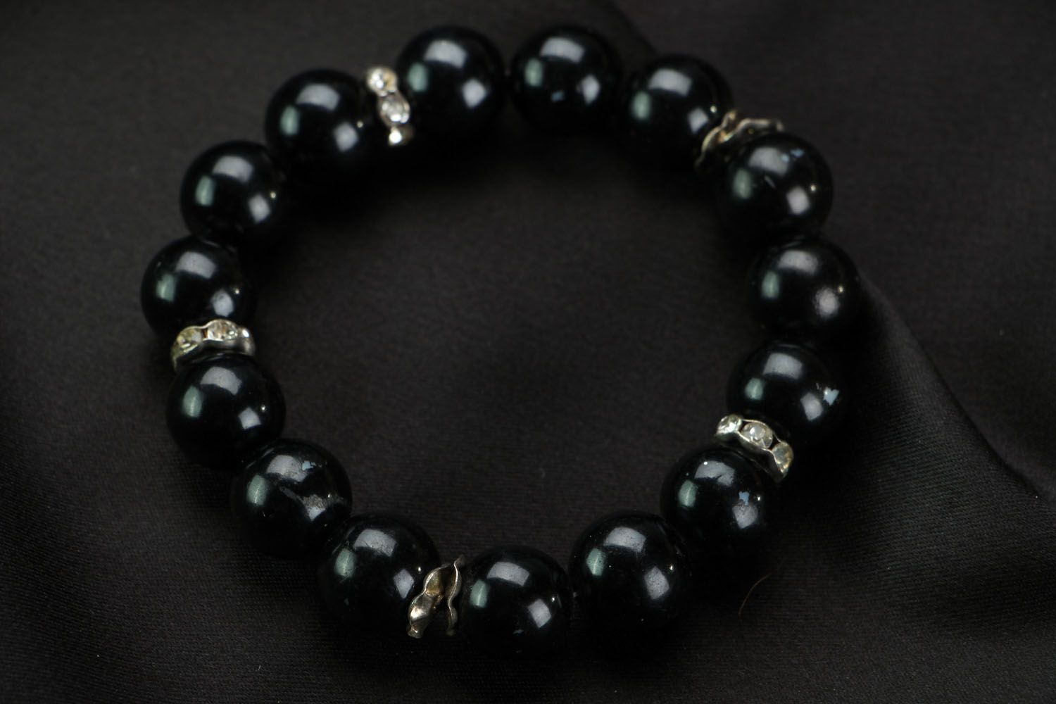 Bracelet en perles fantaisie noir fait main photo 2