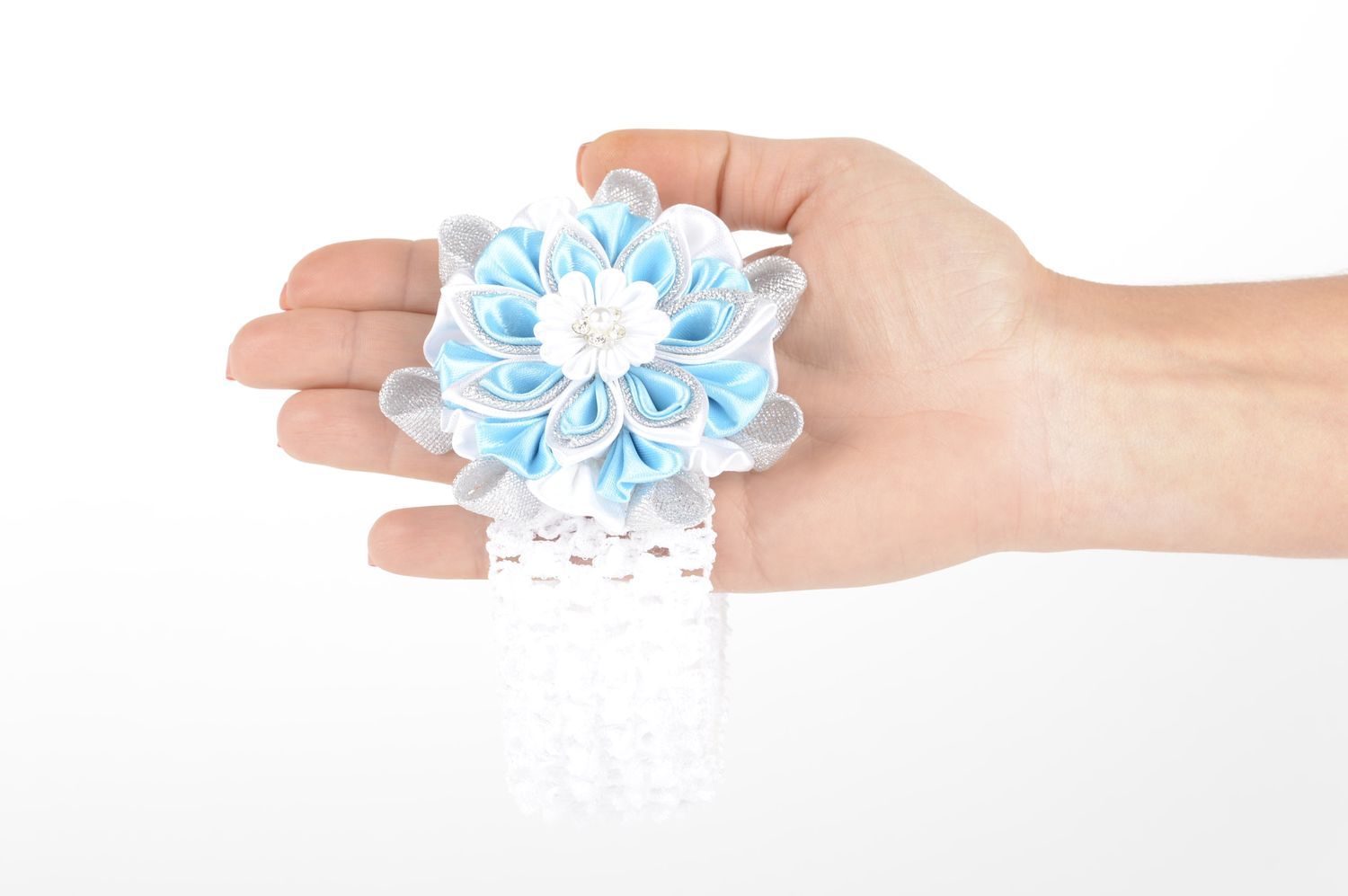 Bandeau cheveux blanc fait main avec fleur bleu clair Accessoire fille photo 5