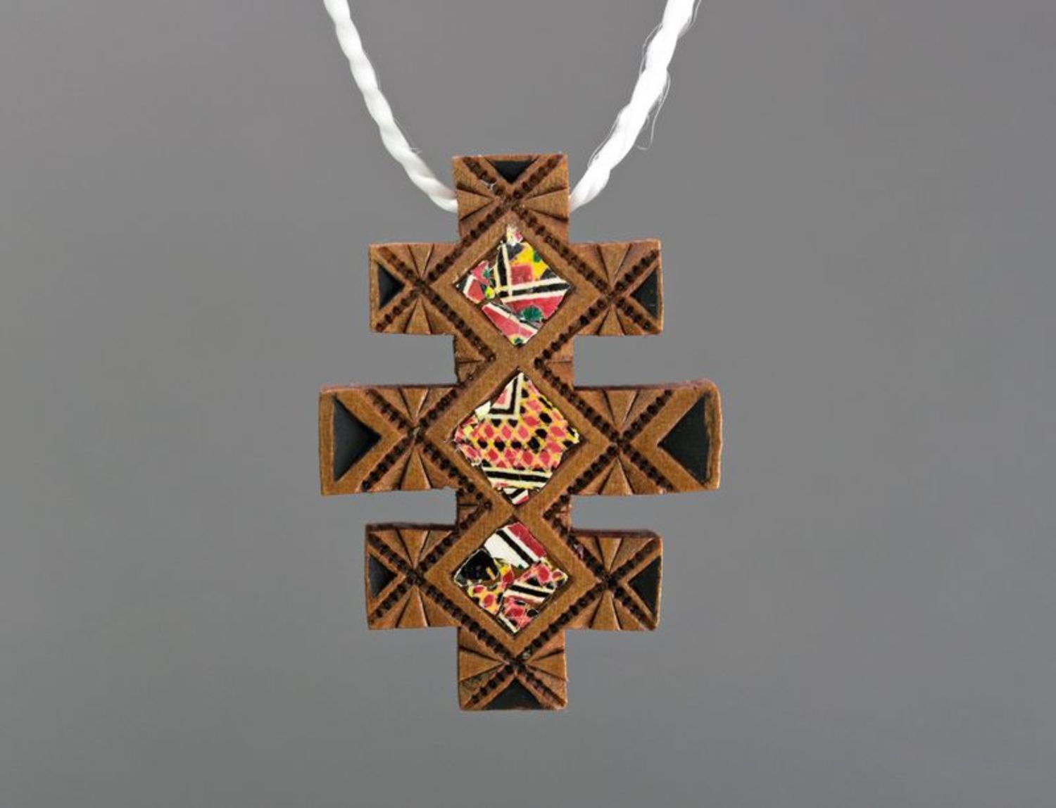 Croce di legno da collo fatta a mano Croce con tre sbarre Croce intagliata
 foto 2