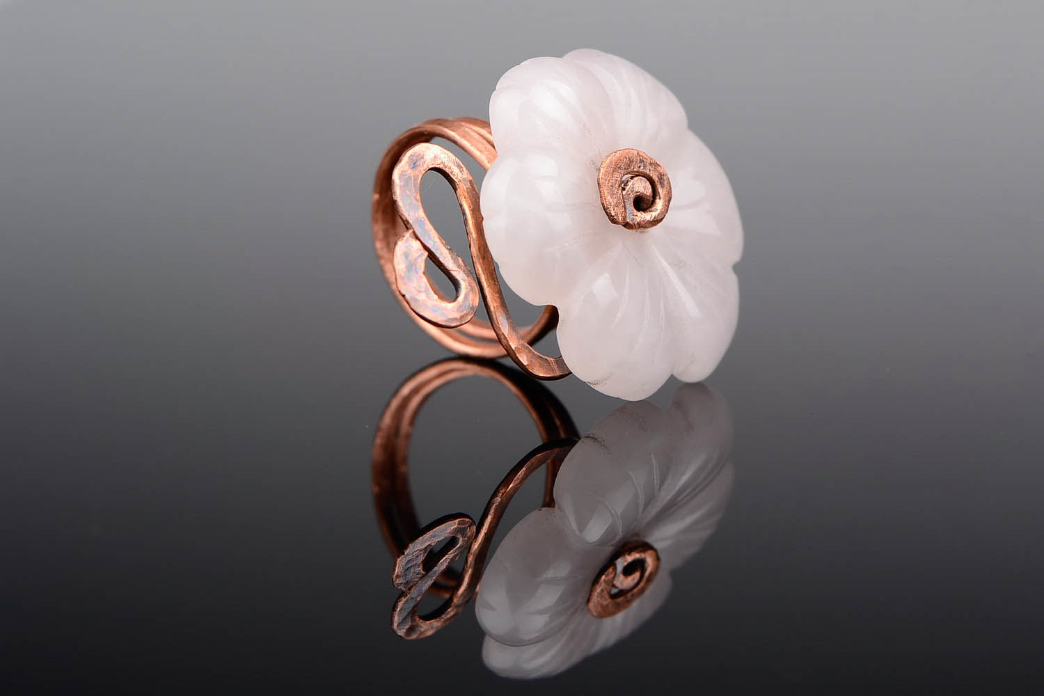 Ring made of copper and moonstone Stone Flower photo 2