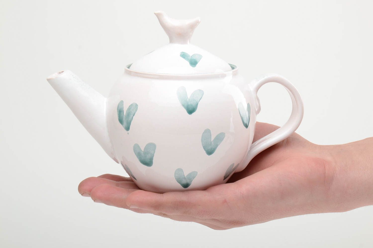 Заварочный чайник из глины ручной работы глазурованный белый в сердечки 500 мл фото 5